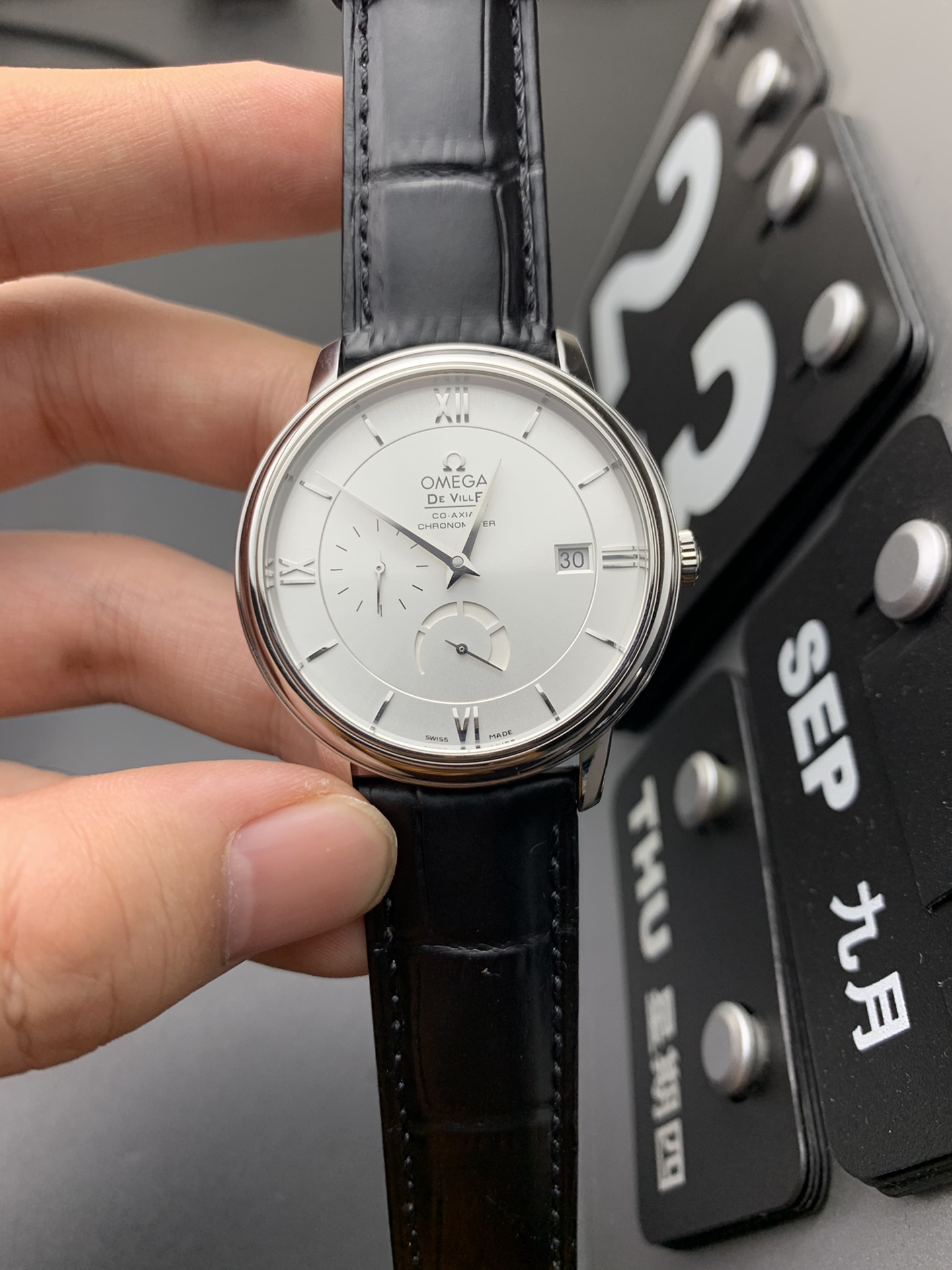 Omega 动显蝶飞