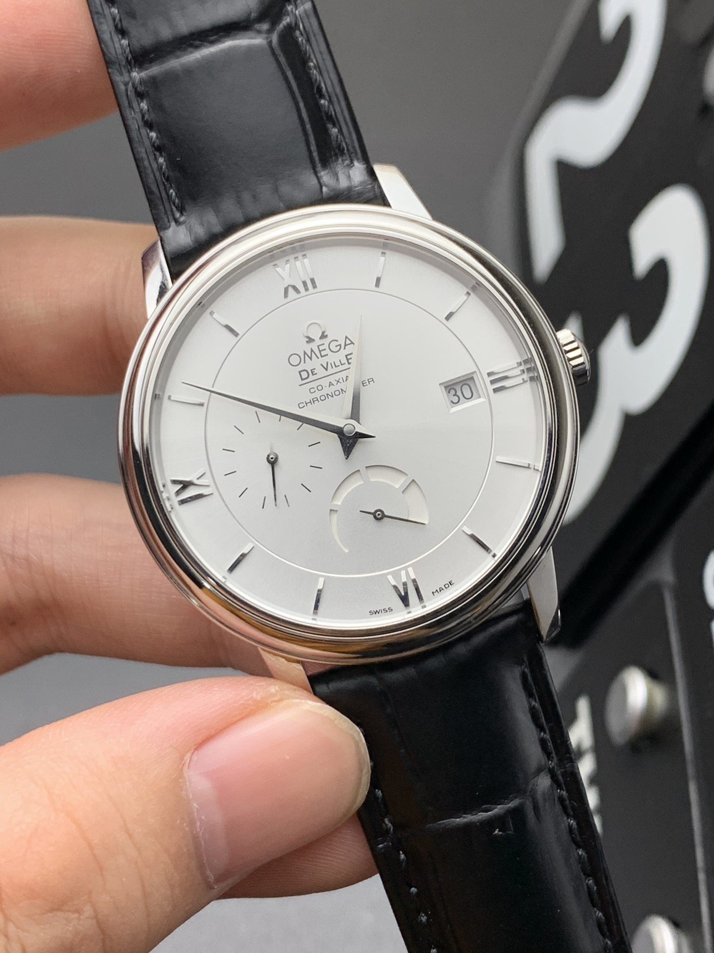 Omega 动显蝶飞