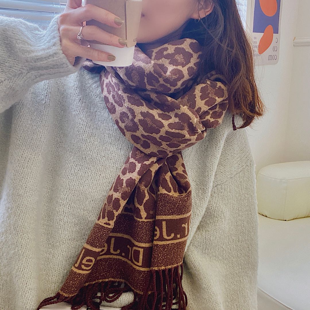 NO:163033,Dr.jewel exclusive brand, live broadcast popular leopard print, core yarn material, size 65*180cm, ordinary scarf19860909批 Dr.jewel 独家品牌,直播爆款豹纹,包芯纱材质,尺寸65*180cm,普通围巾,scarf