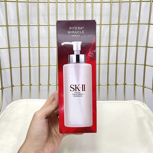 SK-II Facial Treatment Essence (Miracle Water) - 330ml with Pump 1 SK-II Facial Treatment Essence (Miracle Water) - 330ml with Pump