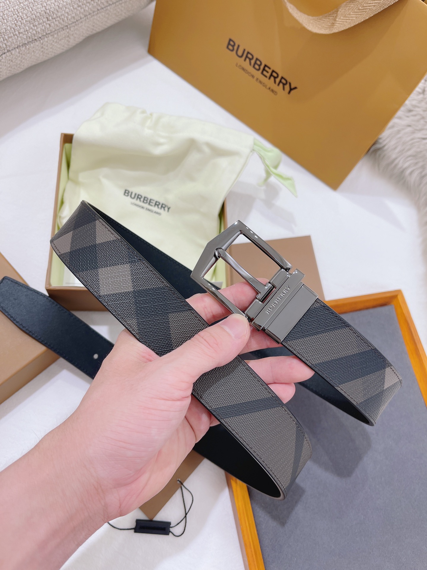 H5  Burberry 巴宝莉 皮带