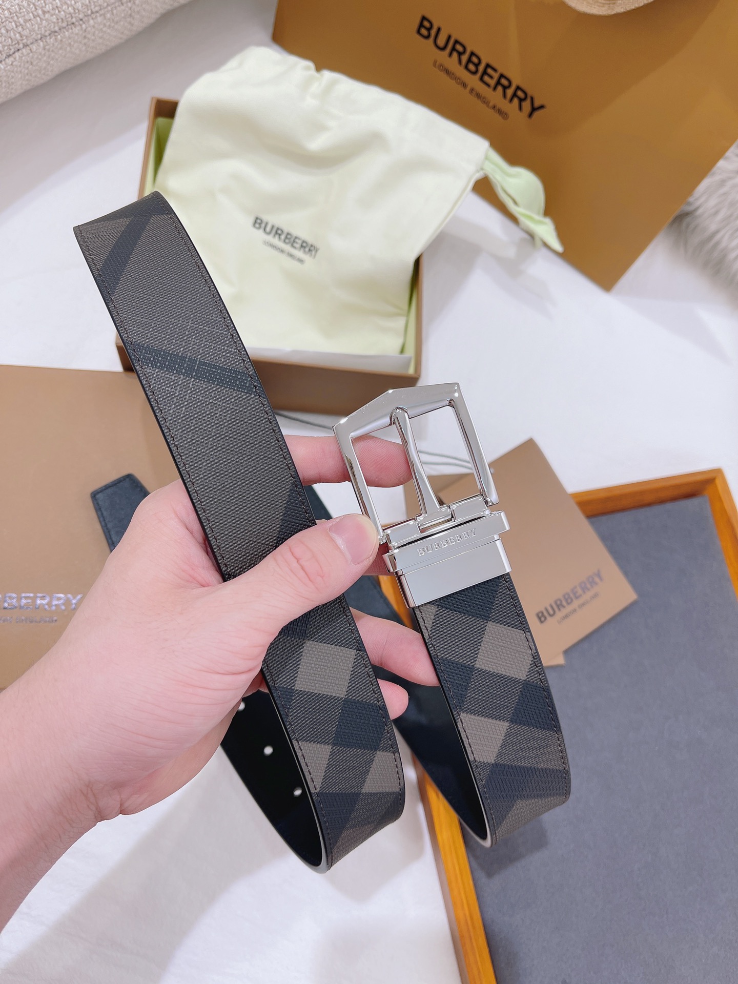 H5  Burberry 巴宝莉 皮带