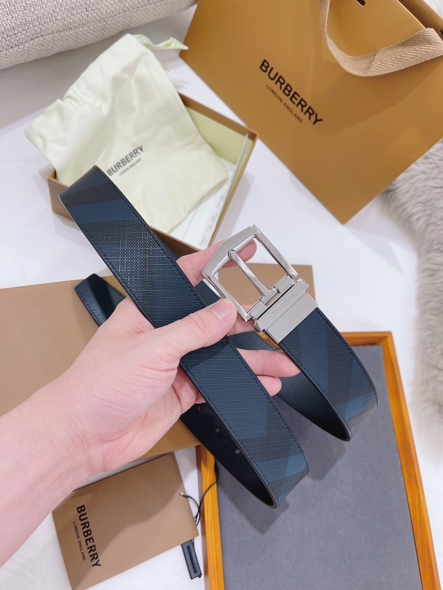 H5  Burberry 巴宝莉 皮带