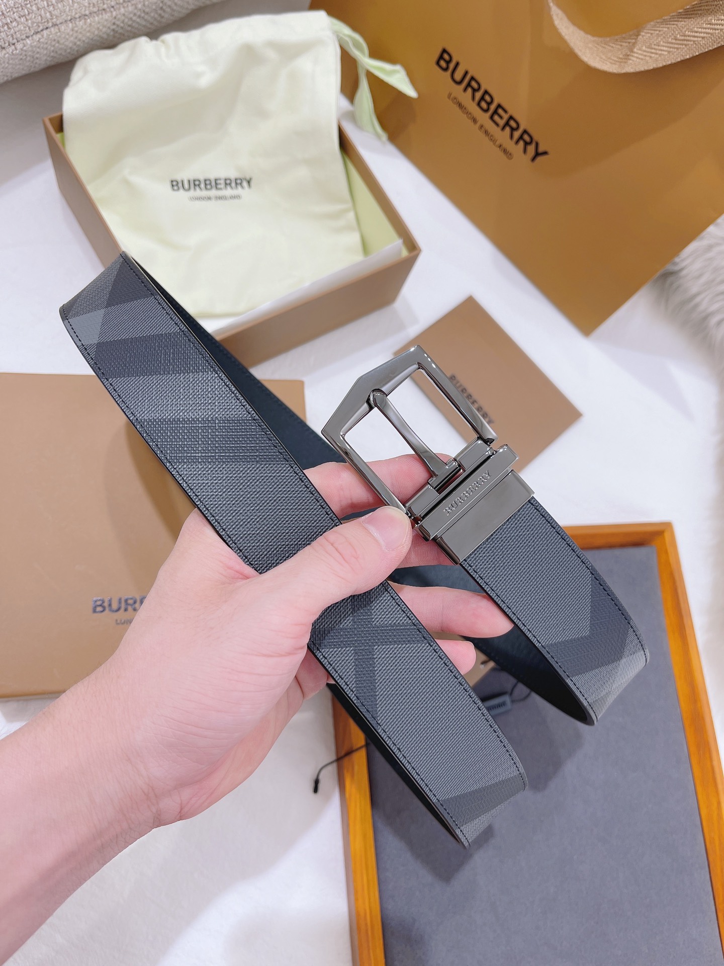 H5  Burberry 巴宝莉 皮带