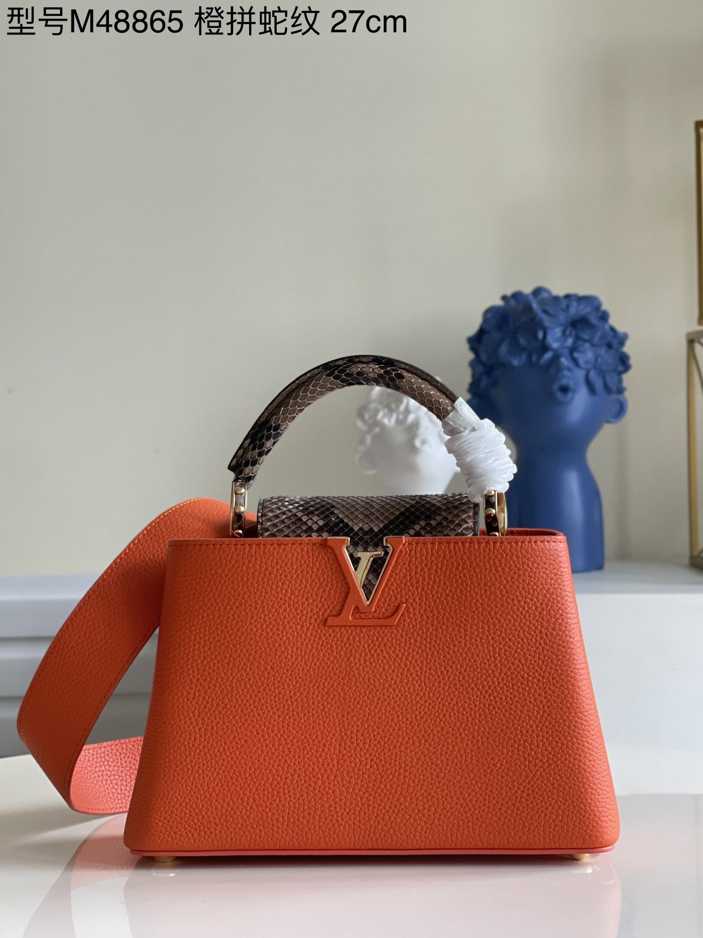 NO:397778,【Exclusive real photo M48865 Orange Snake Pattern Small】This Capucines BB handbag is made of deeply dyed Taurillon leather, with gorgeous python leather embellished with handles and flip cover. Whether carrying or wearing a wide shoulder strap on the shoulder, it can release the attention style in any occasion. Detailed features 27 x 18 x 9 cm N.,LV [original leather],louis vuitton,snakeskin19860909【独家实拍M48865 橙拼蛇纹 小号】本款 Capucines BB手袋取材深染 Taurillon 皮革,以华丽蟒蛇皮点缀手柄和翻盖.无论手提或系上宽肩带肩背,均可在任意场合释放瞩目格调.详细特征27 x 18 x 9 厘米 N.,LV【原厂皮】,louis vuitton,snakeskin,Bag