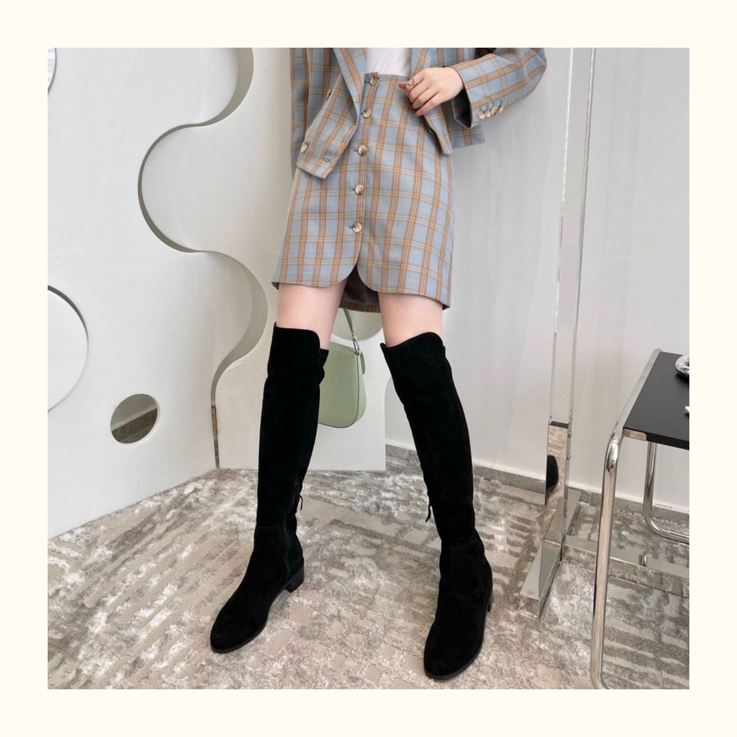 Angelababy Rocks STUART WEITZMAN’s New 5050 Chili Boots: Stunning Over-the-Knee Style! - 图片 8
