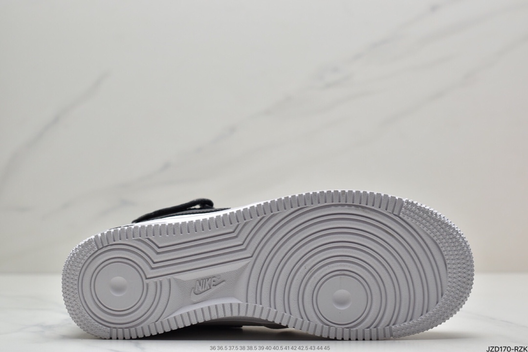 140 耐克Nike Air Force 1 ′07 Low Premium”White/Black” 板鞋804609