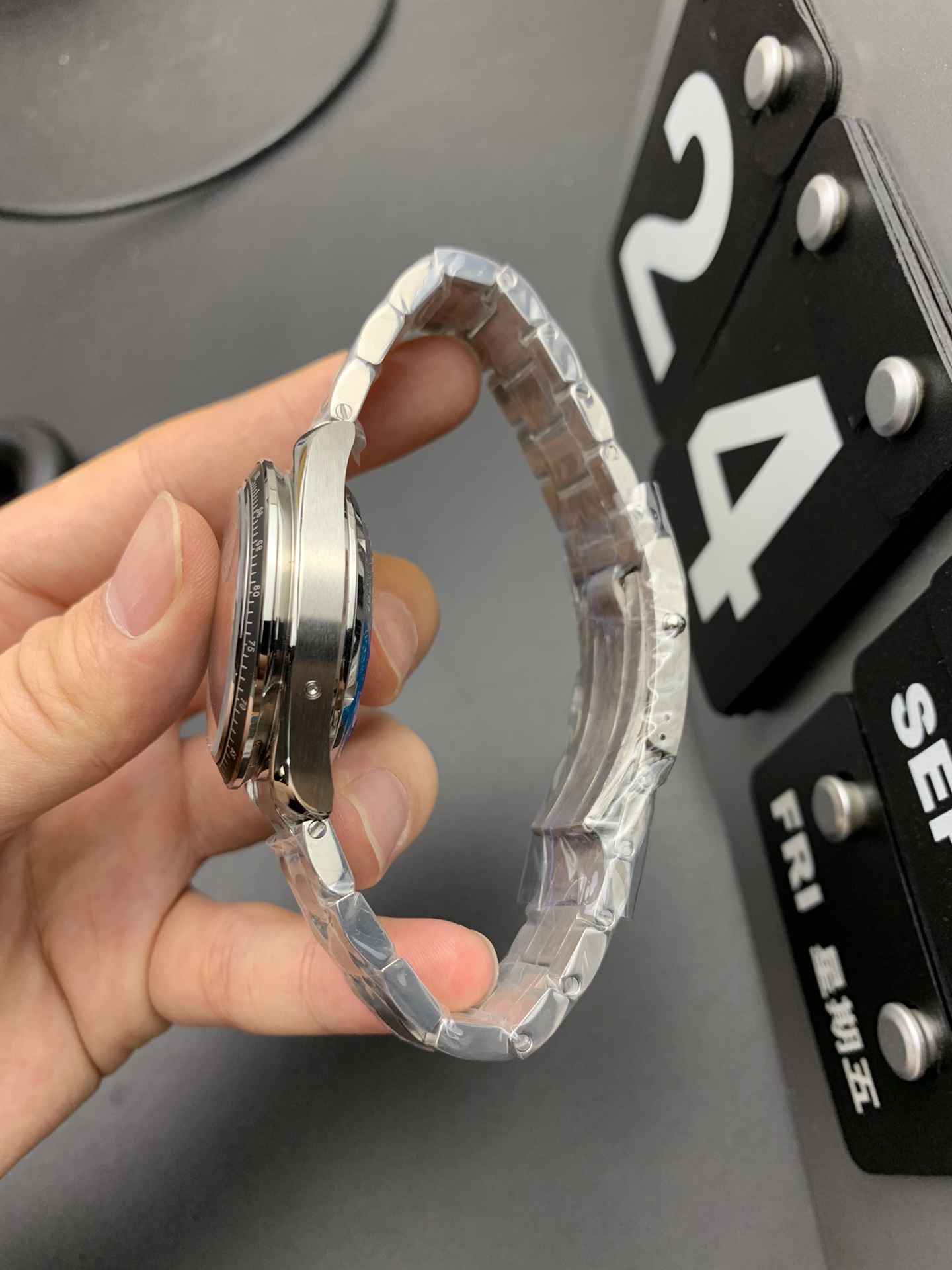 Omega HR 钢带超霸