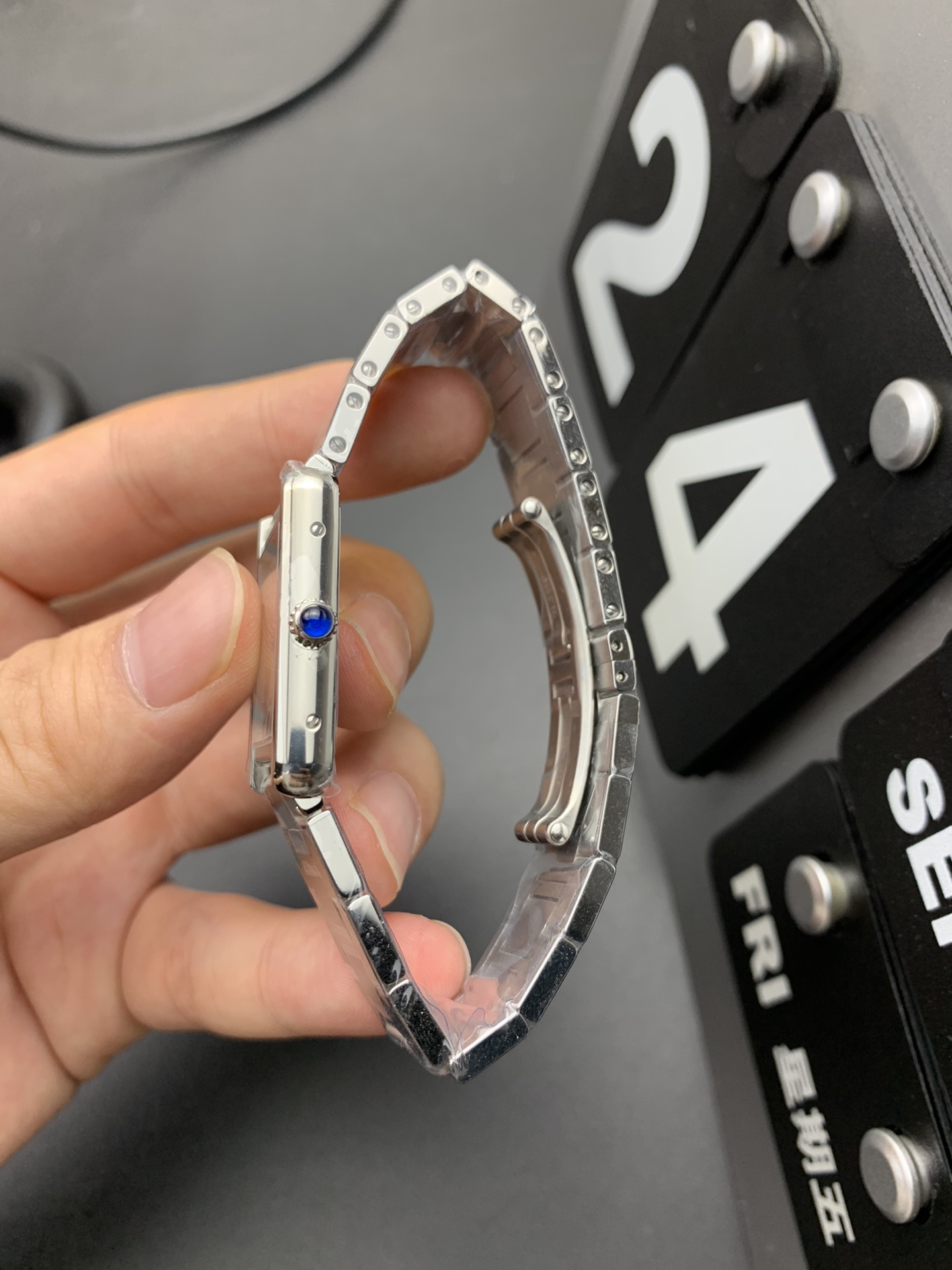 Cartier K11 石英坦克