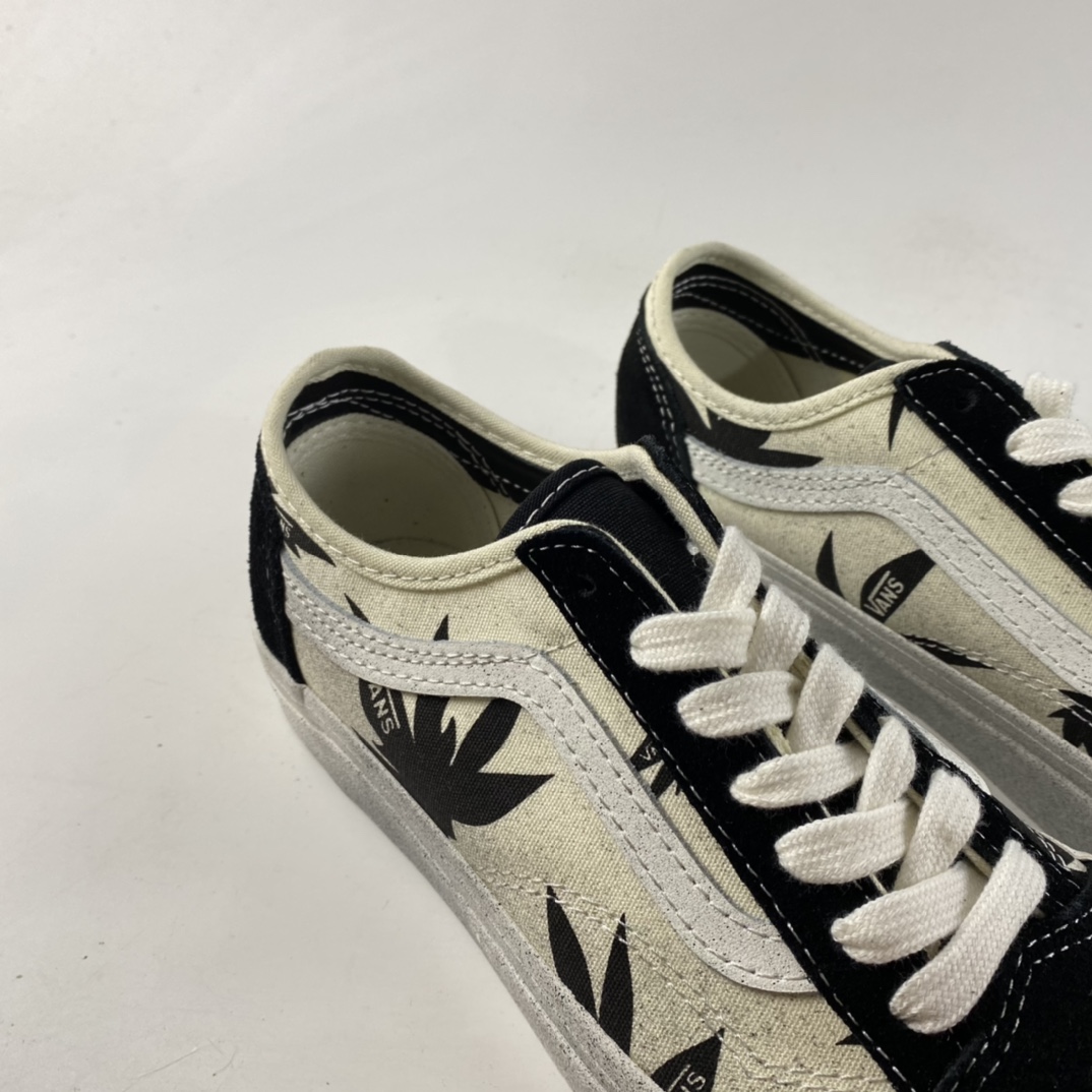 P150  Vans Style 36 Cecon SF 半月包头白印黑枫叶做旧款 VN0A3MVLK0A