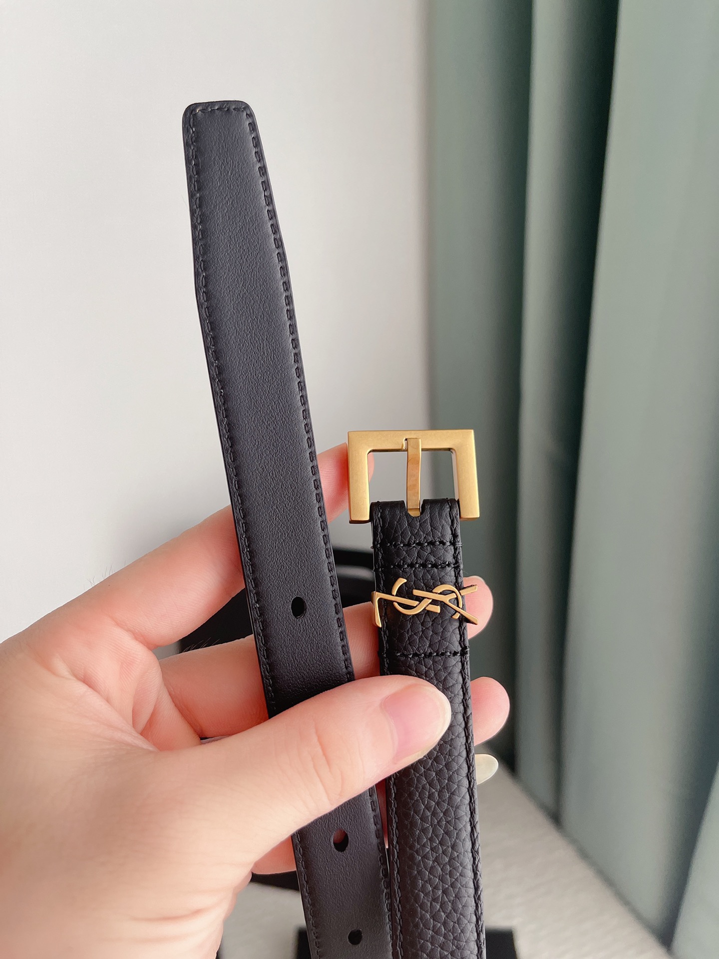 YSL Belt Collection: Stylish Women’s Belts with Bronze Hardware for Spring and Summer - 图片 5