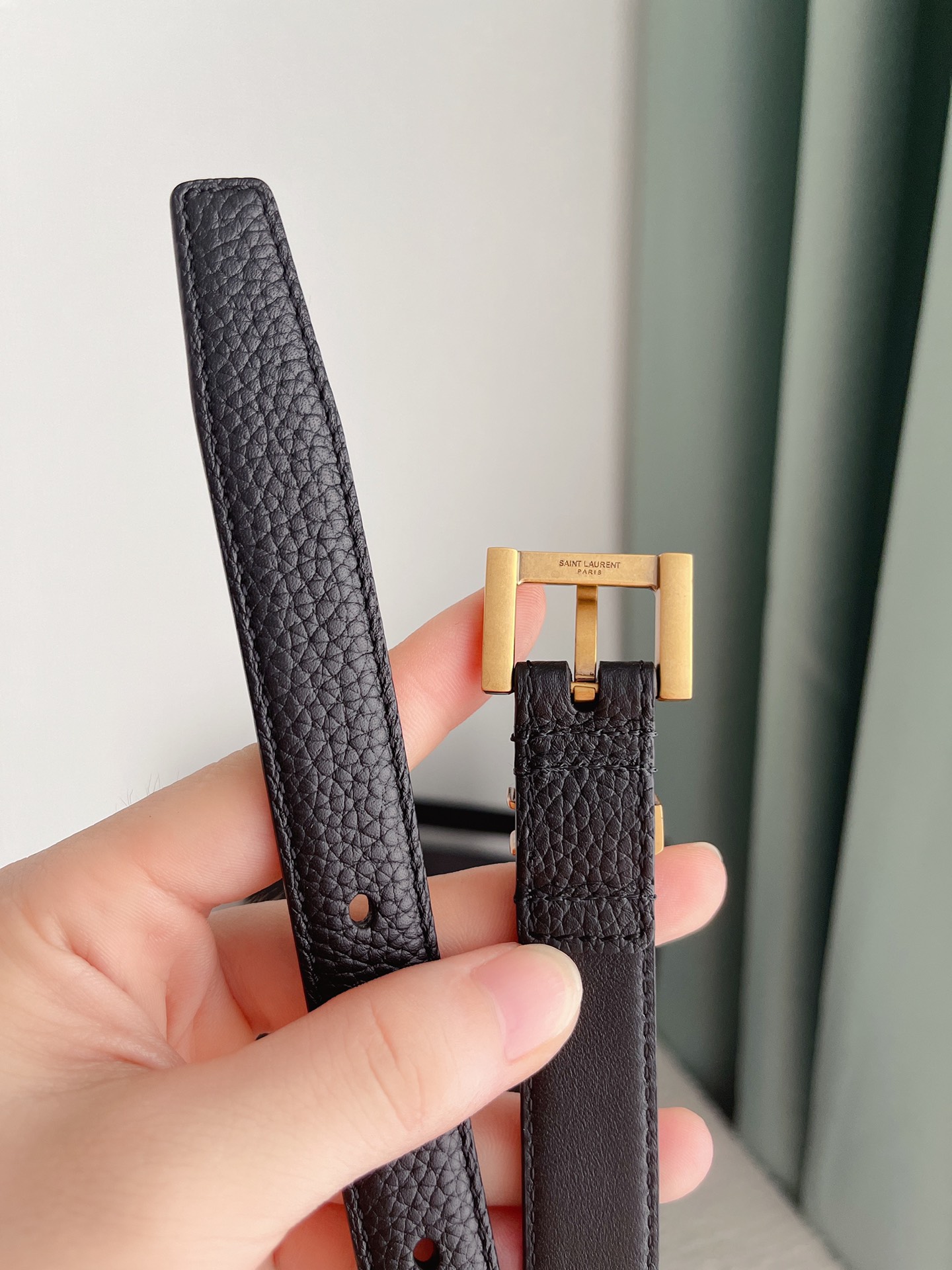 YSL Belt Collection: Stylish Women’s Belts with Bronze Hardware for Spring and Summer - 图片 6
