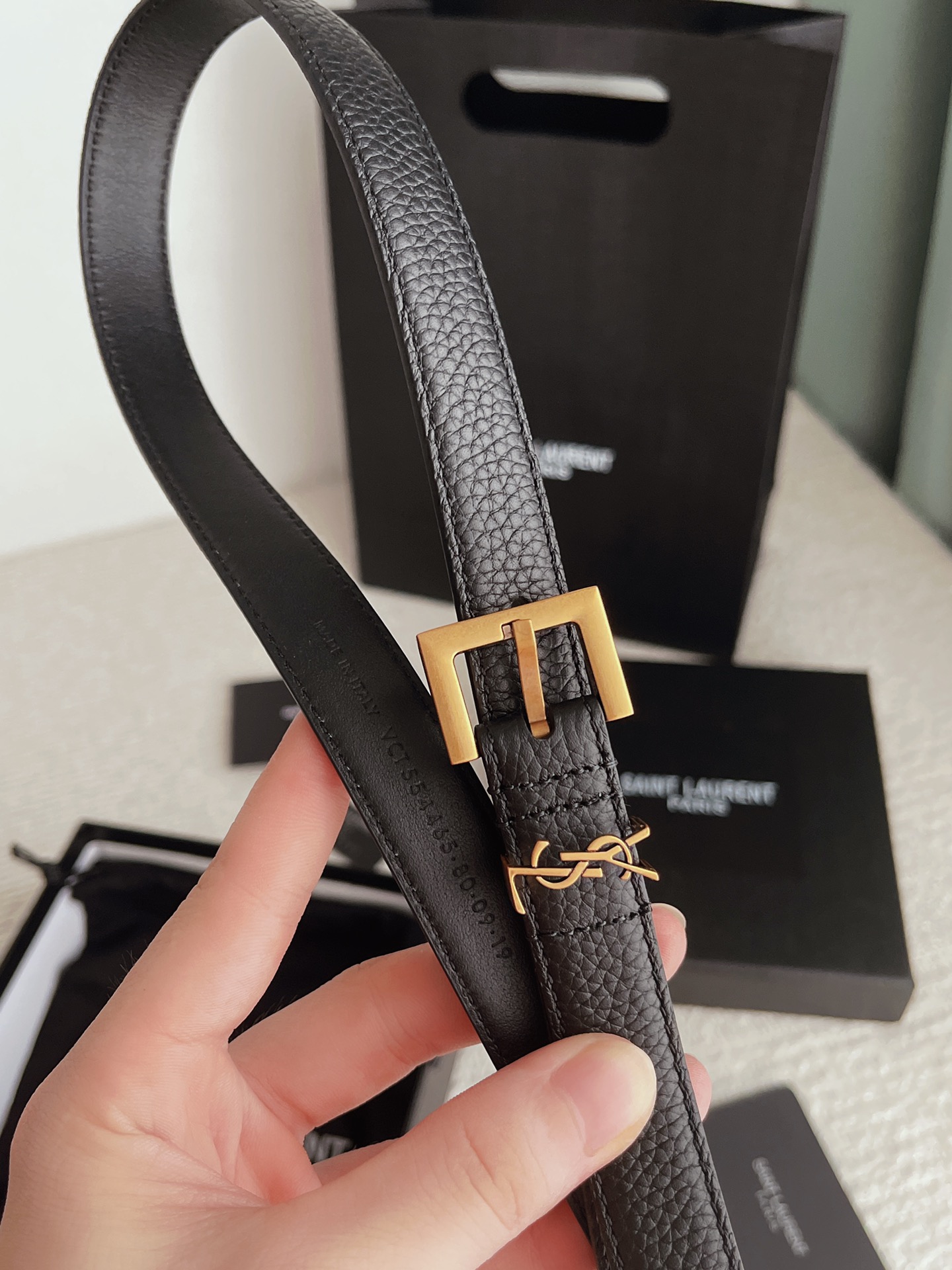 YSL Belt Collection: Stylish Women’s Belts with Bronze Hardware for Spring and Summer - 图片 9