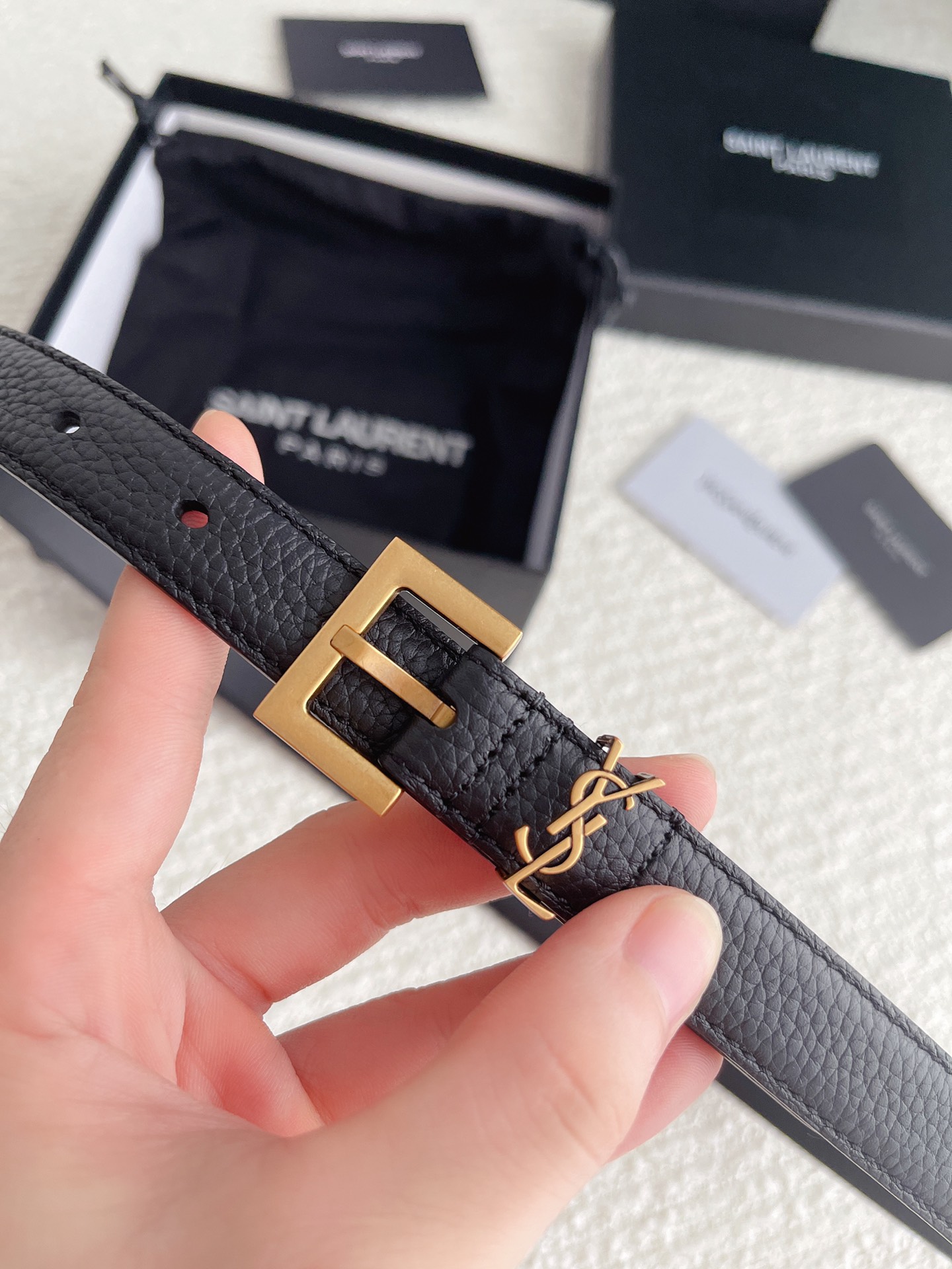 YSL Belt Collection: Stylish Women’s Belts with Bronze Hardware for Spring and Summer - 图片 3