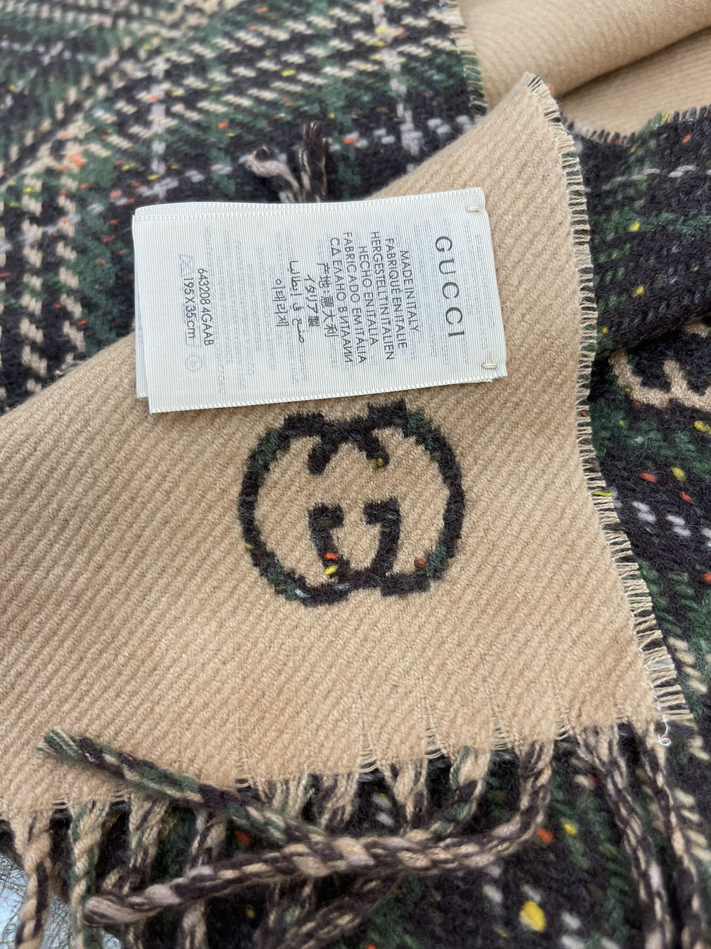 GUCCI古驰GG标识最新双面两用围巾643208