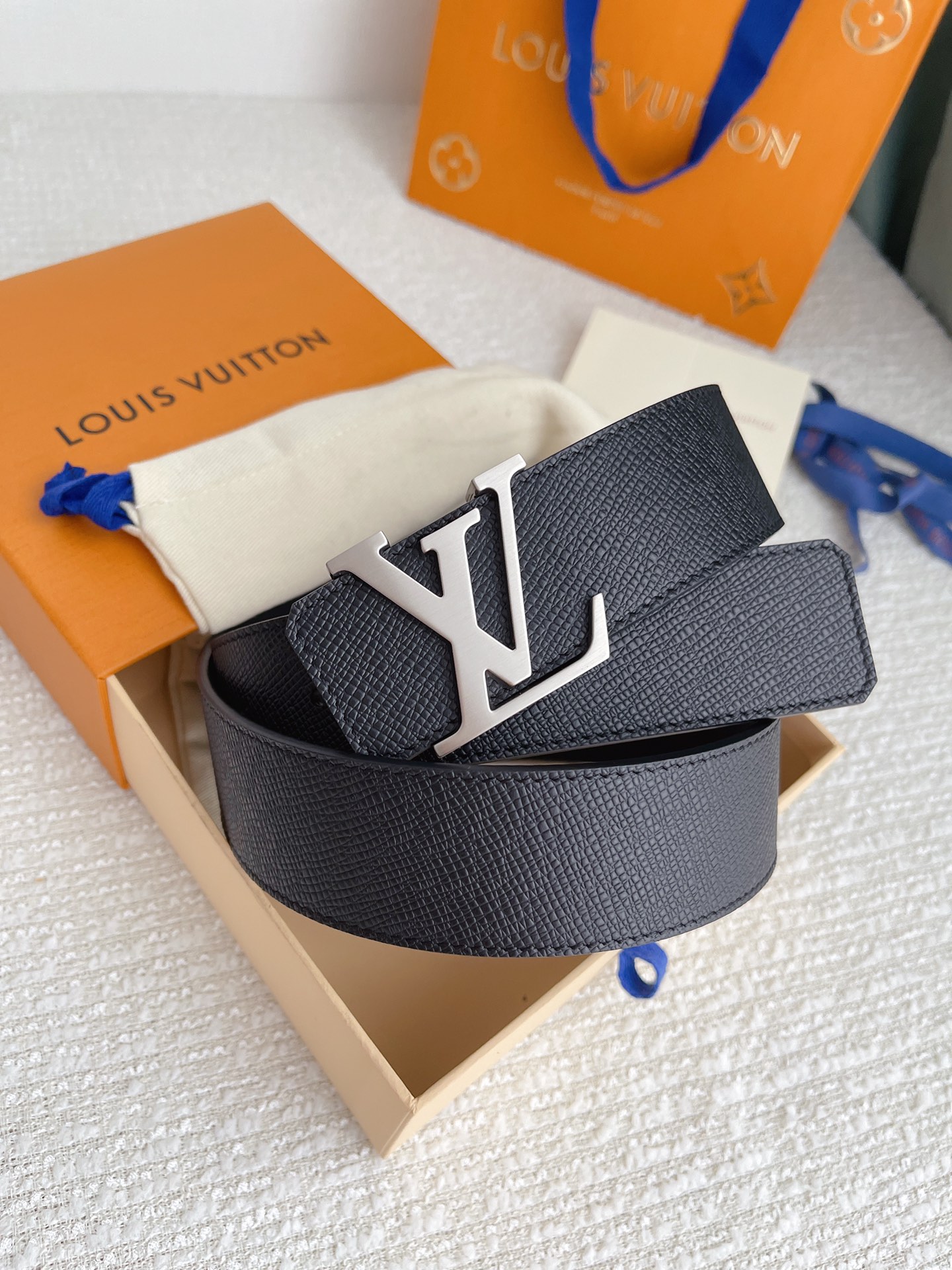 Louis Vuitton Cinture Uomini Pelle di vitello bovina