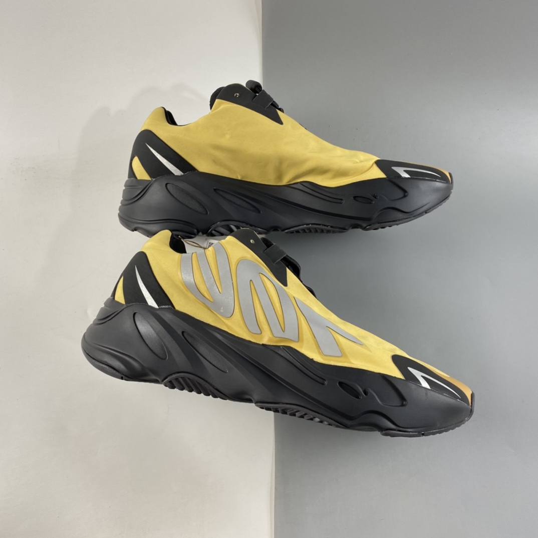 P320  Adidas Yeezy 700 V3 椰子复古老爹鞋系列 3M反光版GZ0717