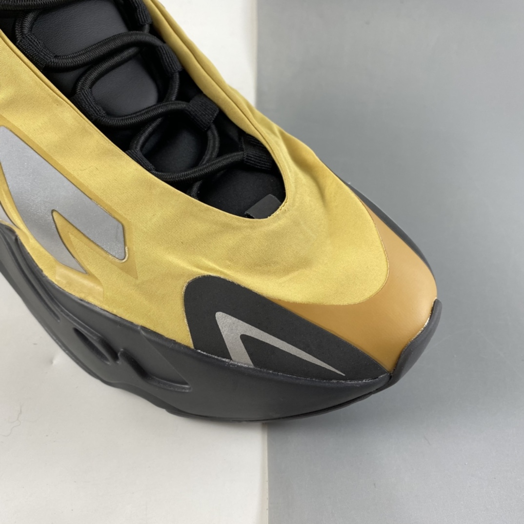 P320  Adidas Yeezy 700 V3 椰子复古老爹鞋系列 3M反光版GZ0717