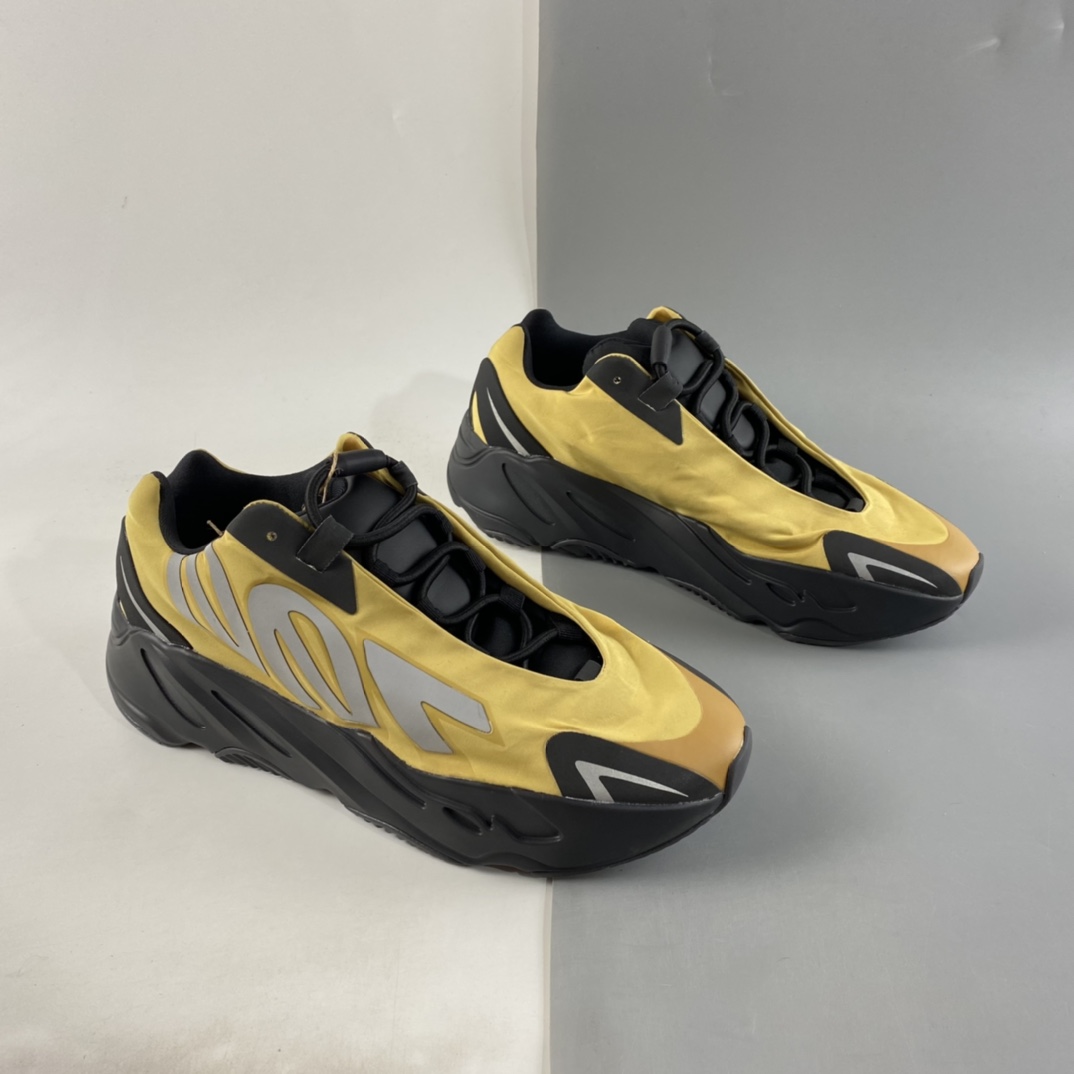 P320  Adidas Yeezy 700 V3 椰子复古老爹鞋系列 3M反光版GZ0717