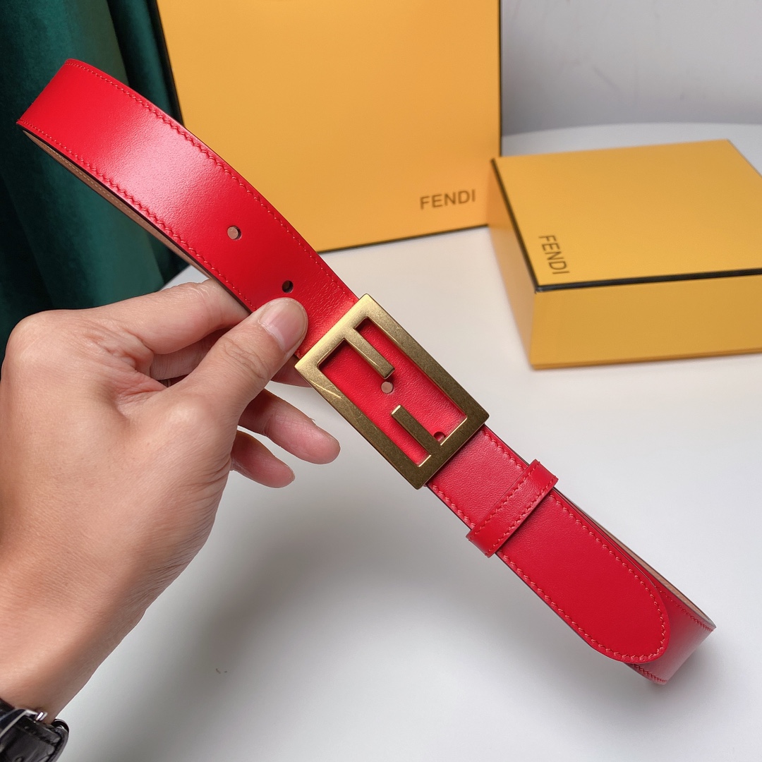 Fendi 五金做工精细 线条流畅 表面光滑 𝐙𝐏电镀工艺 香港通关【𝐇𝐀𝐀𝐒】 进口皮料