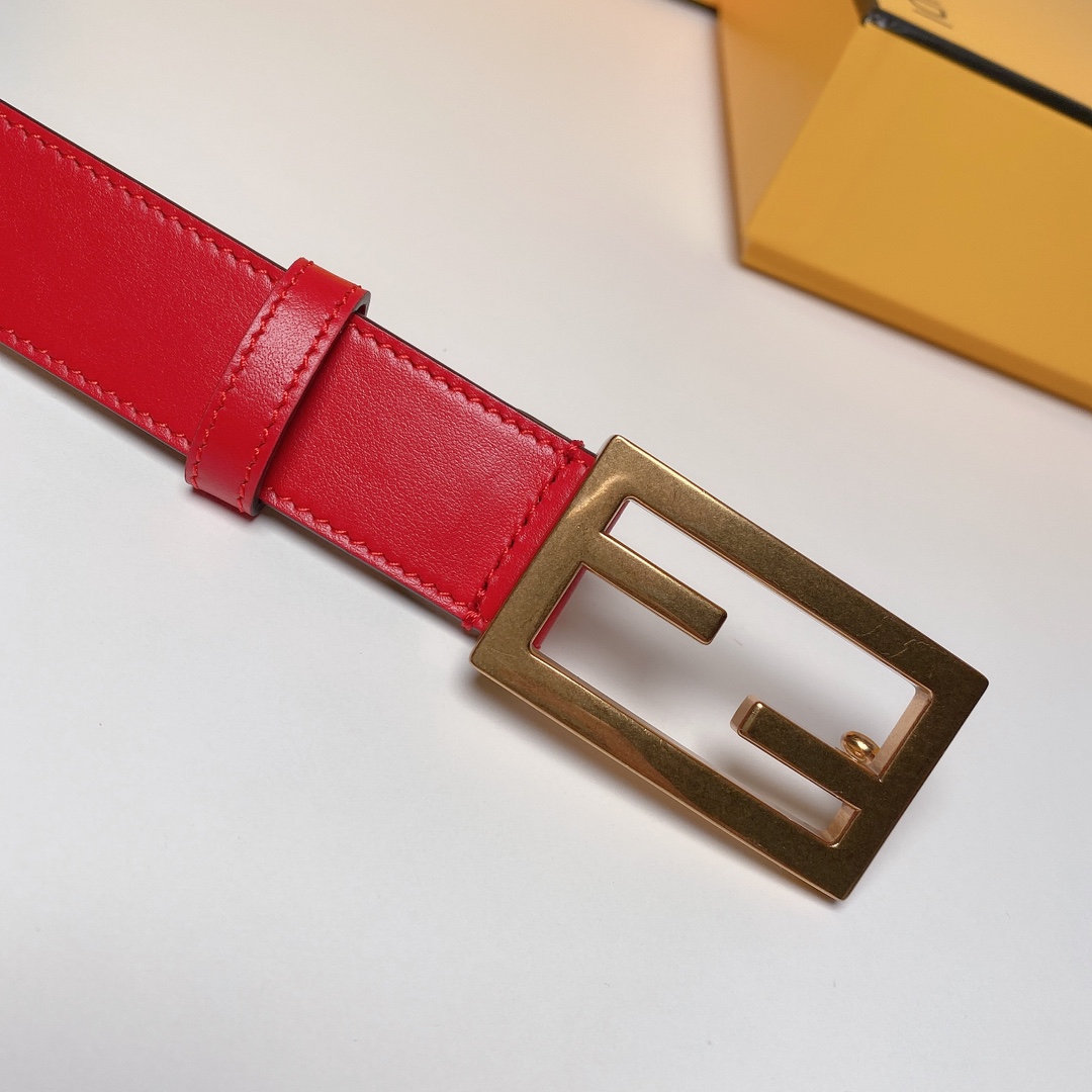 Fendi 五金做工精细 线条流畅 表面光滑 𝐙𝐏电镀工艺 香港通关【𝐇𝐀𝐀𝐒】 进口皮料