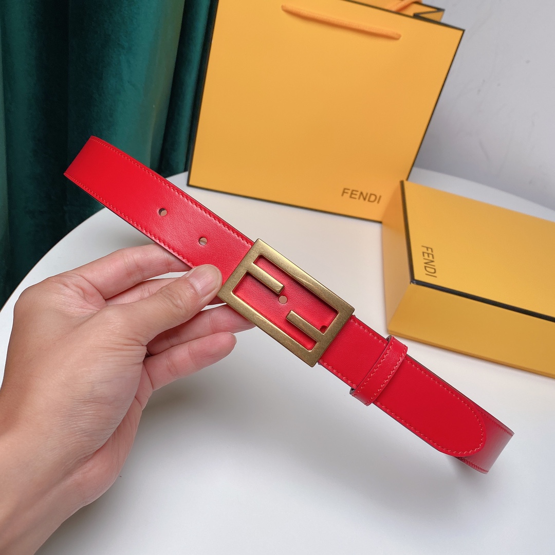 Fendi 五金做工精细 线条流畅 表面光滑 𝐙𝐏电镀工艺 香港通关【𝐇𝐀𝐀𝐒】 进口皮料