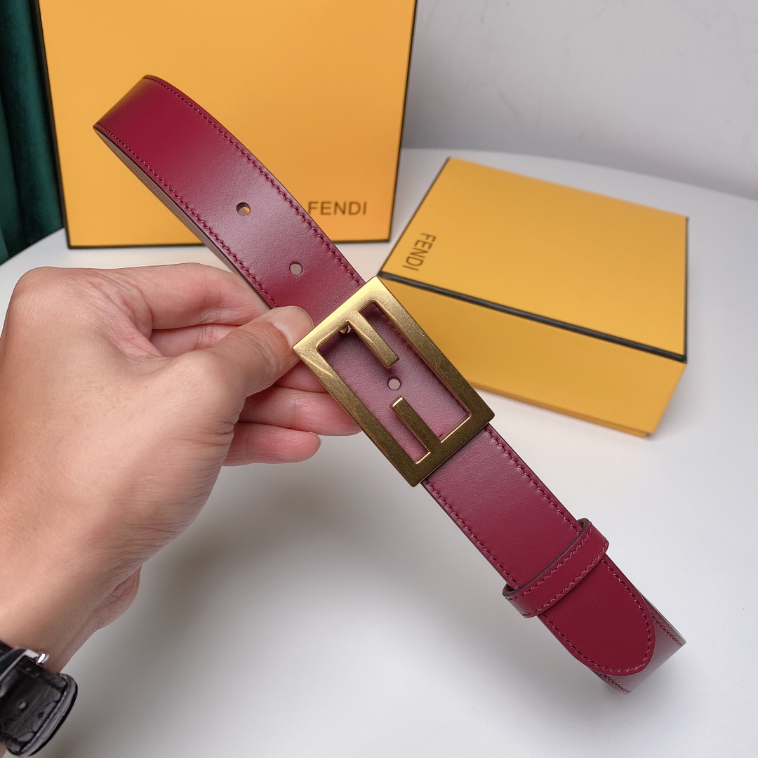 Fendi 五金做工精细 线条流畅 表面光滑 𝐙𝐏电镀工艺 香港通关【𝐇𝐀𝐀𝐒】 进口皮料