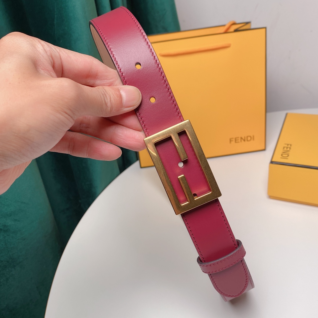Fendi 五金做工精细 线条流畅 表面光滑 𝐙𝐏电镀工艺 香港通关【𝐇𝐀𝐀𝐒】 进口皮料