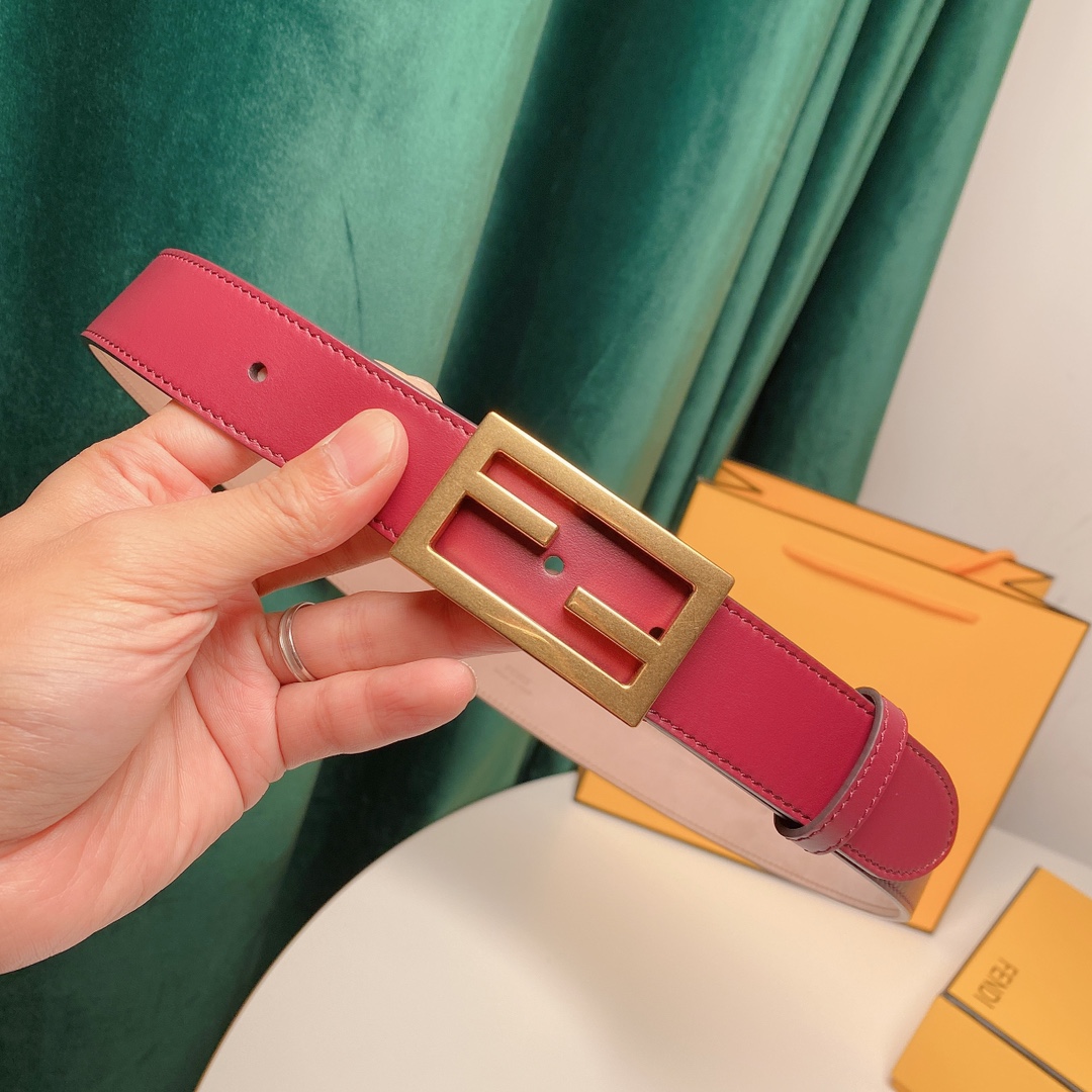 Fendi 五金做工精细 线条流畅 表面光滑 𝐙𝐏电镀工艺 香港通关【𝐇𝐀𝐀𝐒】 进口皮料