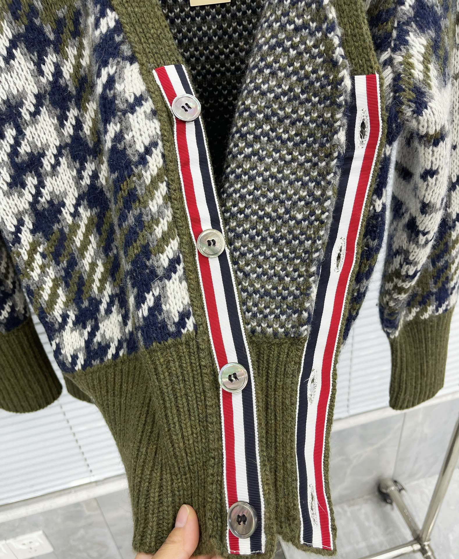 톰브라운 여성 가디건 143066 Thom Browne Cardigan 상세 이미지 5