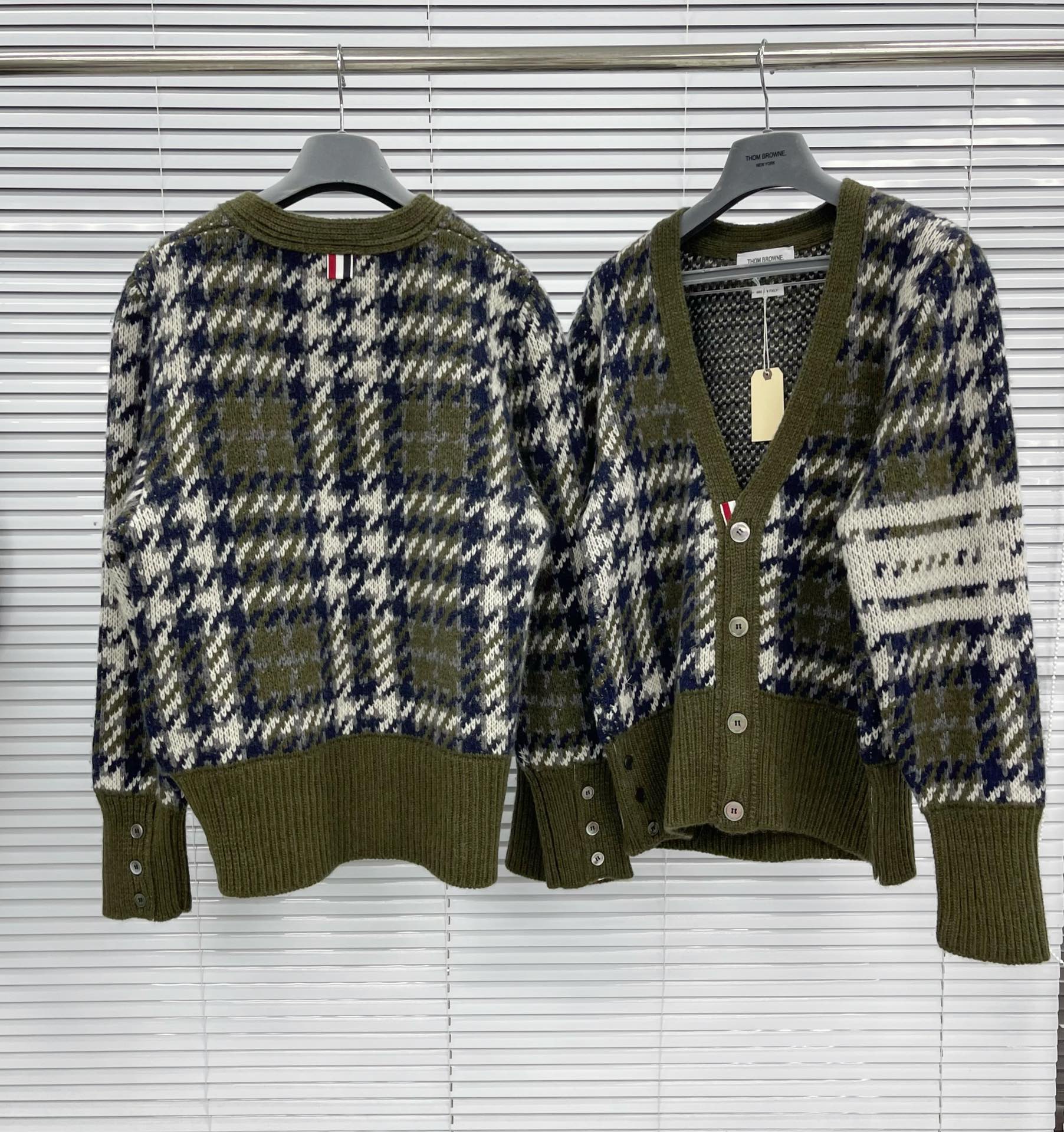 톰브라운 여성 가디건 143066 Thom Browne Cardigan 상세 이미지 4