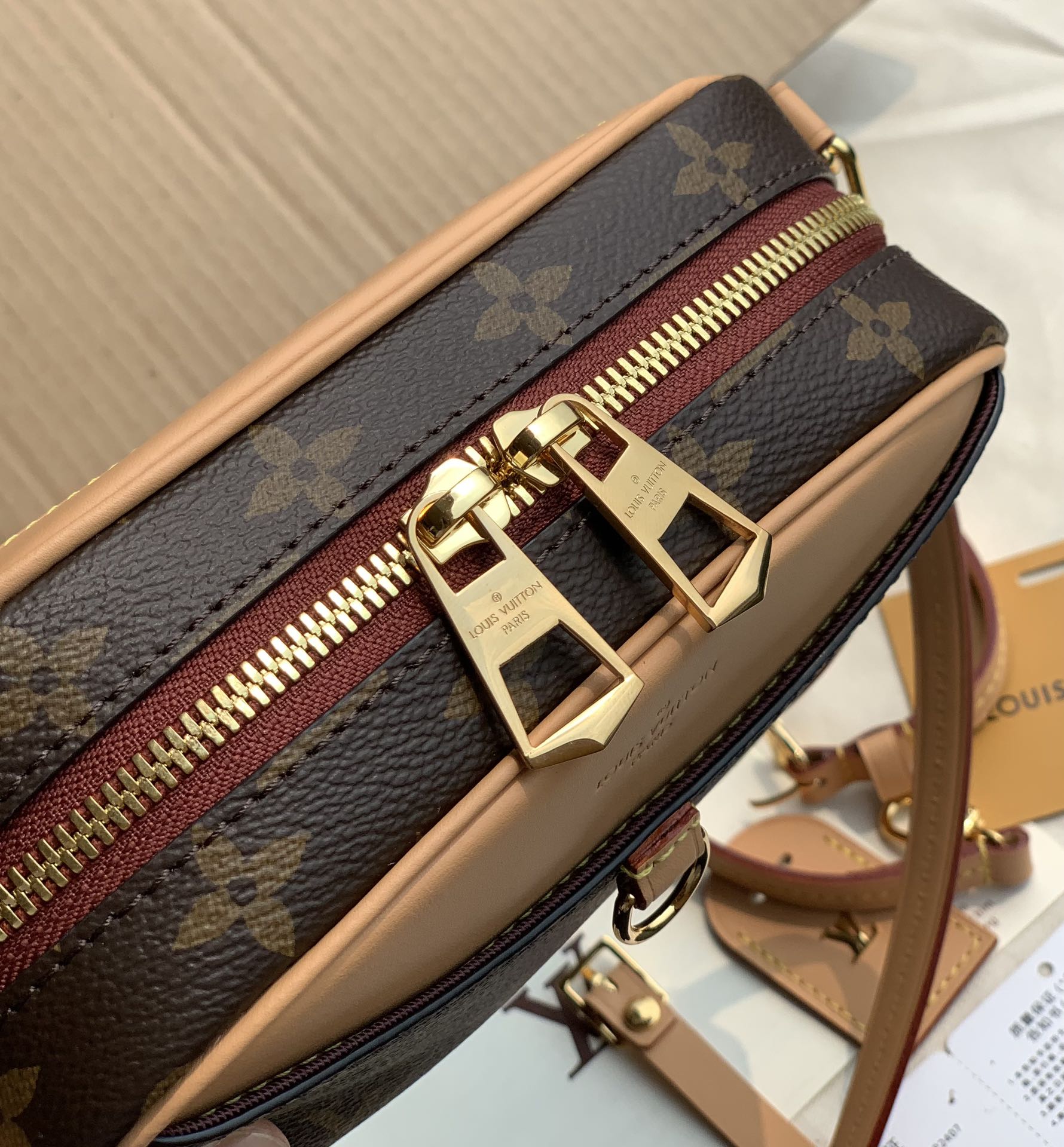 🌼 m45528尺寸21*16*7cm老花 L*V又出了一款新的相机包，一款比nano s🌼Peedy更