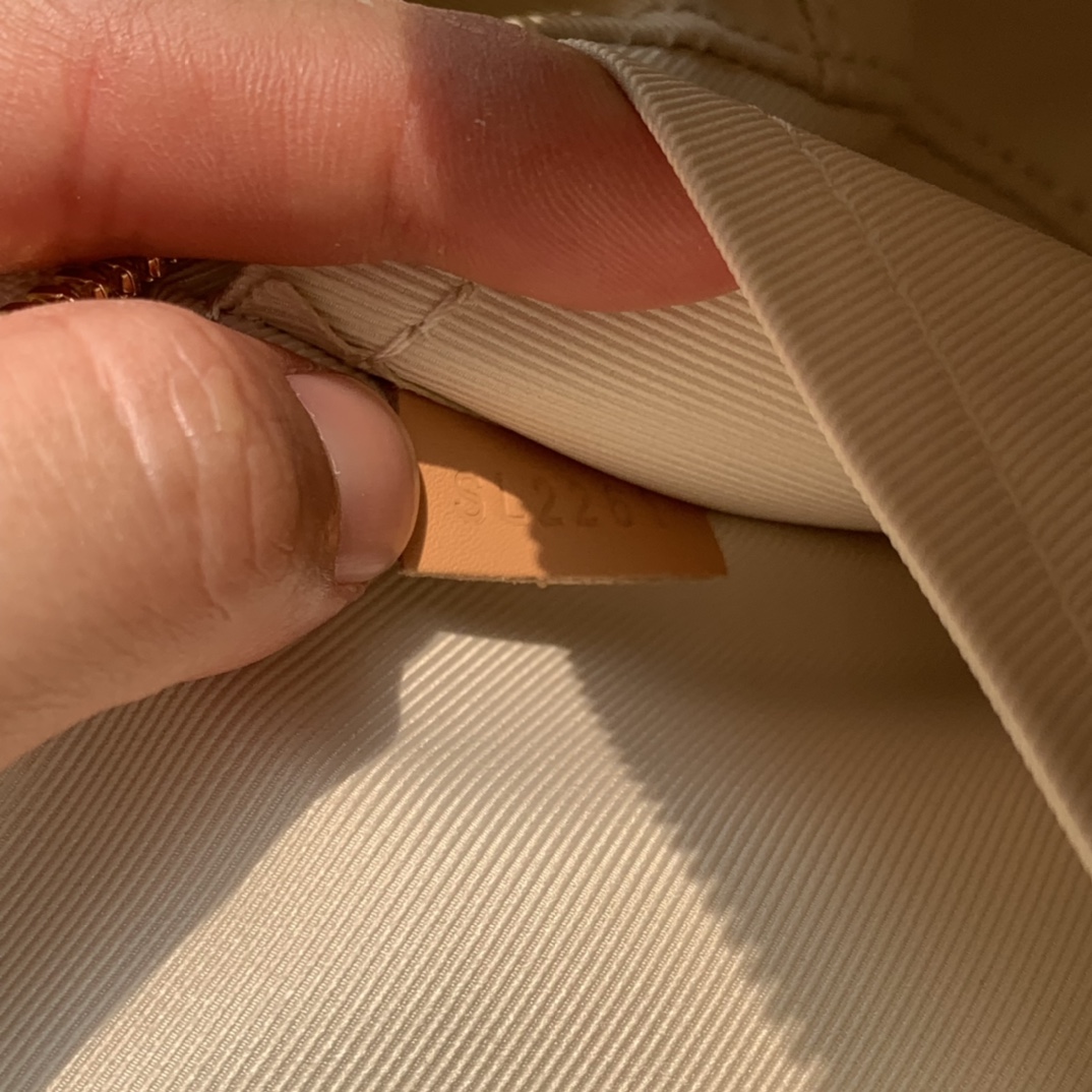 🌼 m50048尺寸21*16*7cm白棋盘！解锁最新款L*V deauville相机包！官网售价148