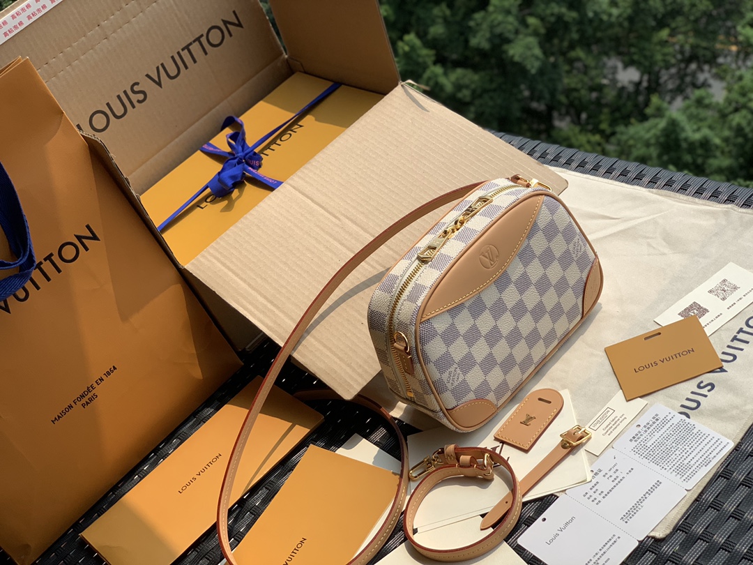 🌼 m50048尺寸21*16*7cm白棋盘！解锁最新款L*V deauville相机包！官网售价148