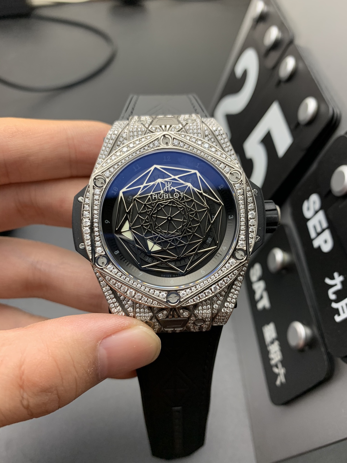 Hublot 定制莫桑钻刺青