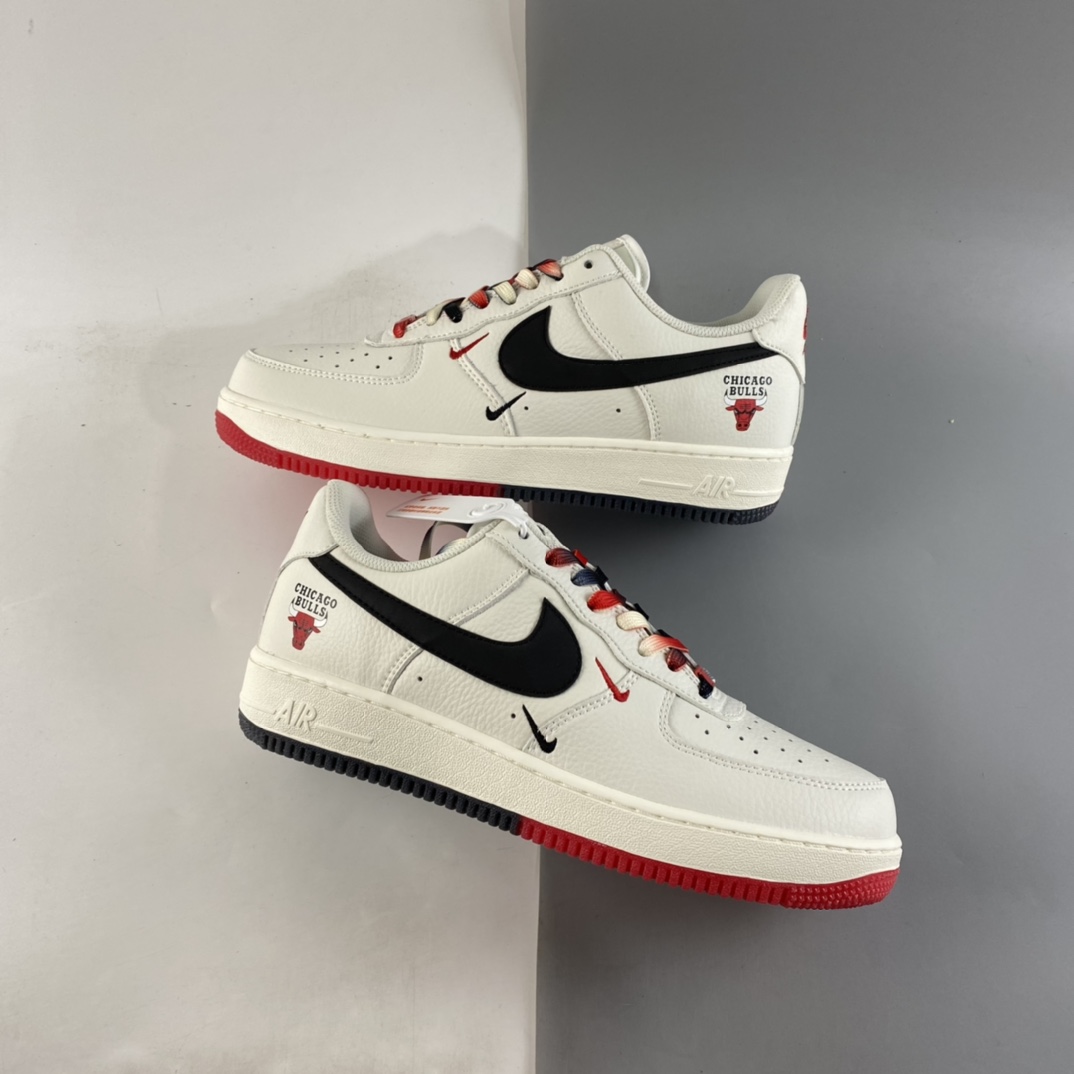 P260  NIKE Air Force 1 Low ’07“米黑红”芝加哥公牛队板鞋 CH2806-306