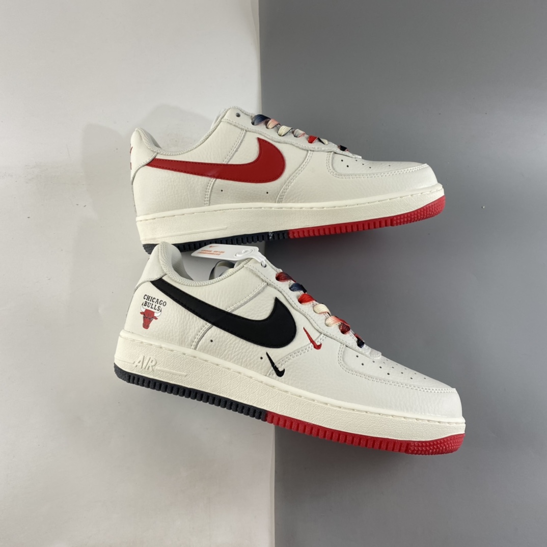 P260  NIKE Air Force 1 Low ’07“米黑红”芝加哥公牛队板鞋 CH2806-306