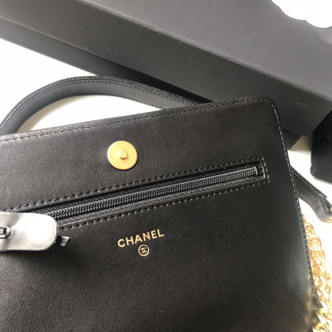 Chanel 鱼子酱woc到货配肩带 细节美到淋漓尽致 黑金尺寸：19x12.5x3cm