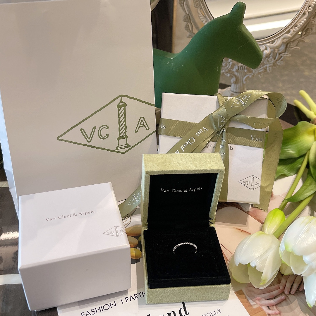 NO:631831,VCA rice bead ring 88180,,ring,Cardia high-end jewelry19860909VCA米珠戒指88180,,ring,卡迪亚高端饰品,Jewelry