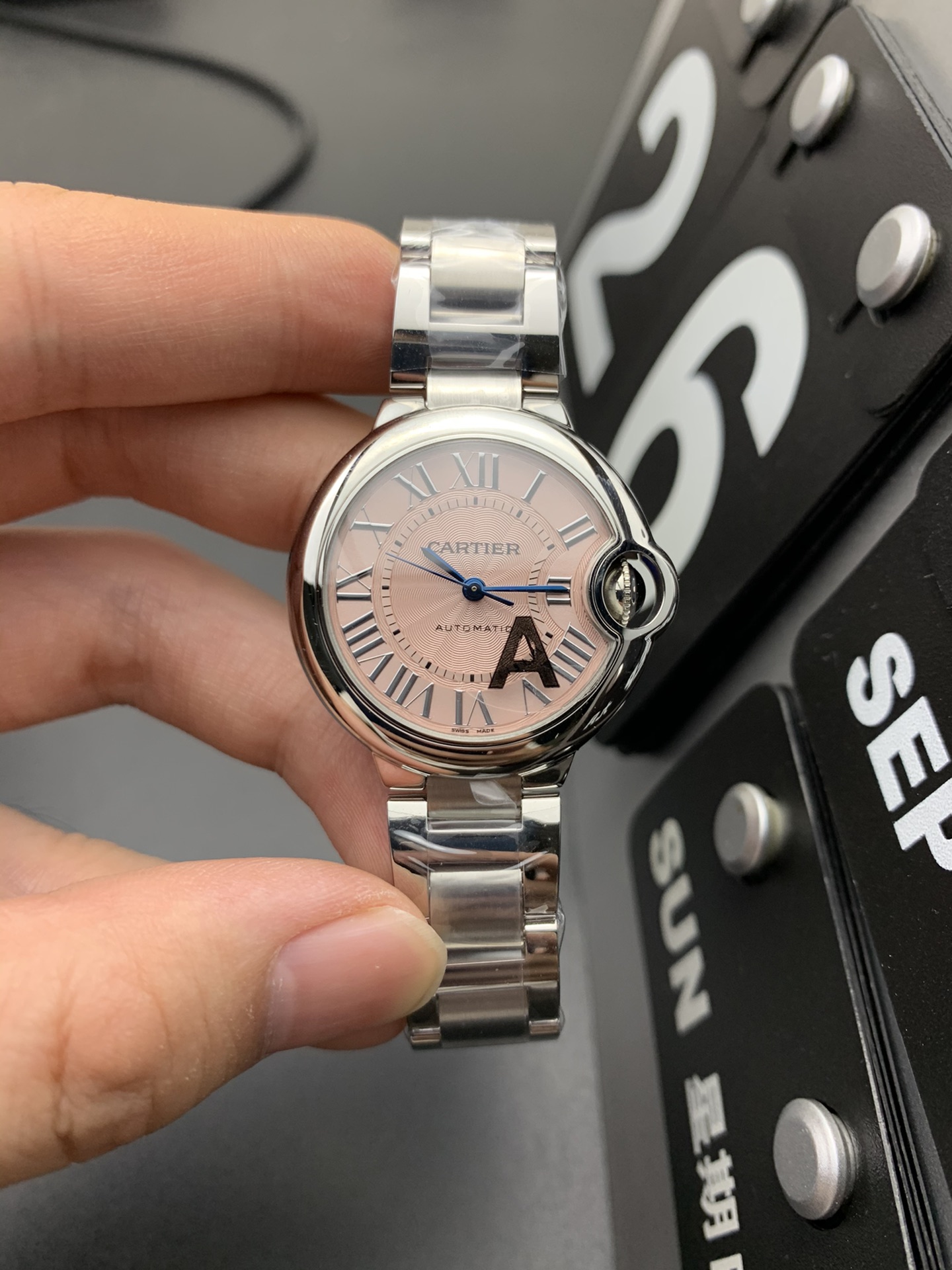 Cartier V6 33机械粉气球