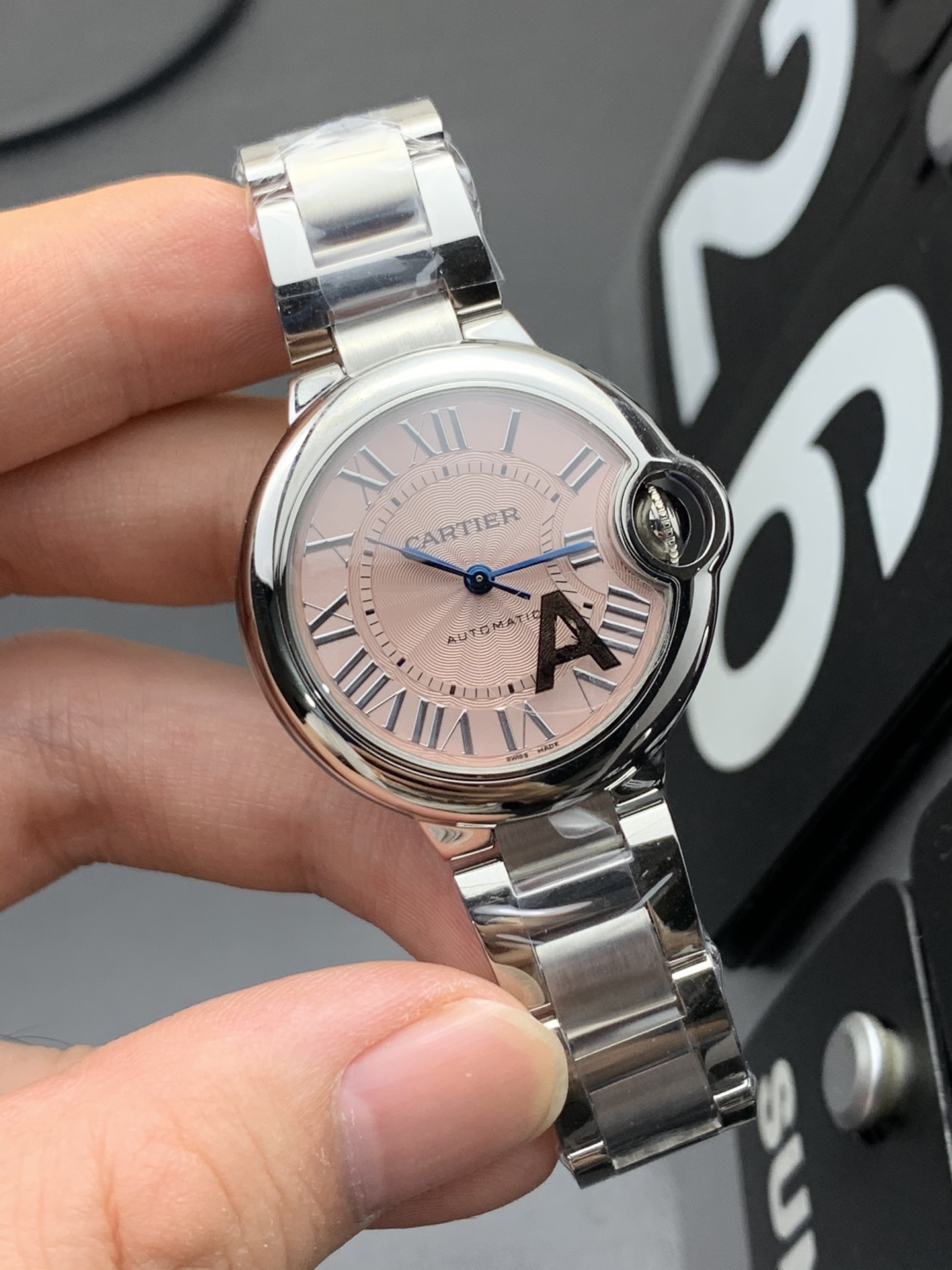 Cartier V6 33机械粉气球