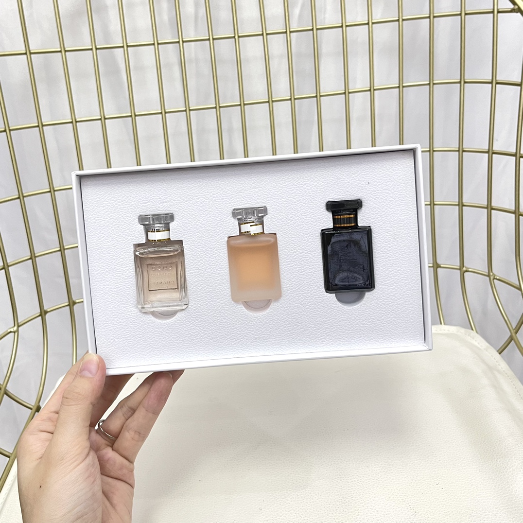 Chanel Miniature Perfume Set - Coco Collection, White Gift Box, 3 x 7.5ml 5 i1632673540 9373 3