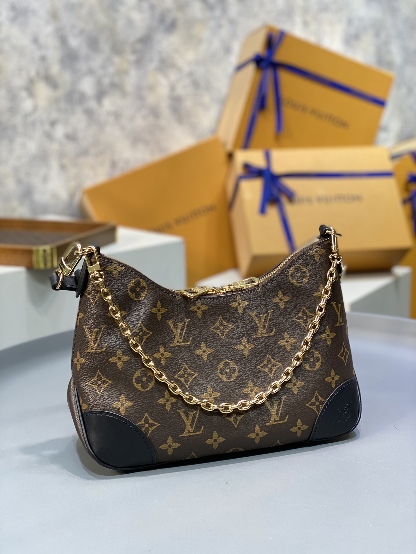 NO:176259,Neo Boulogne Mne Dumpling Bun M45831 Size 29x16x9.5,19860909Neo Boulogne Mne饺子包 M45831 尺寸29x16x9.5,,Bag