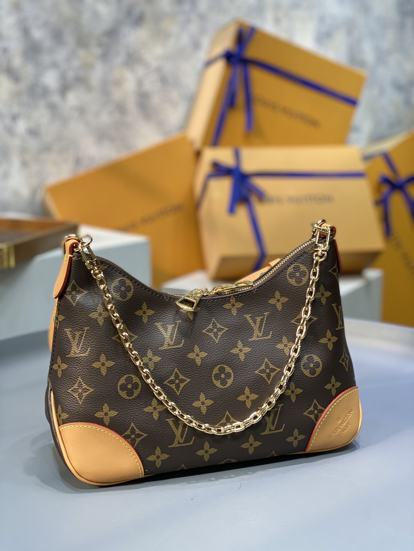 NO:176268,Neo Boulogne Mne Dumpling Bun M45831 Size 29x16x9.5,19860909Neo Boulogne Mne饺子包 M45831 尺寸29x16x9.5,,Bag