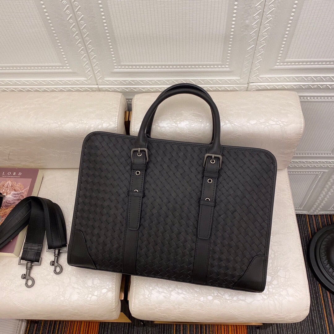 Bottega Veneta Luxury Handbag Collection 2