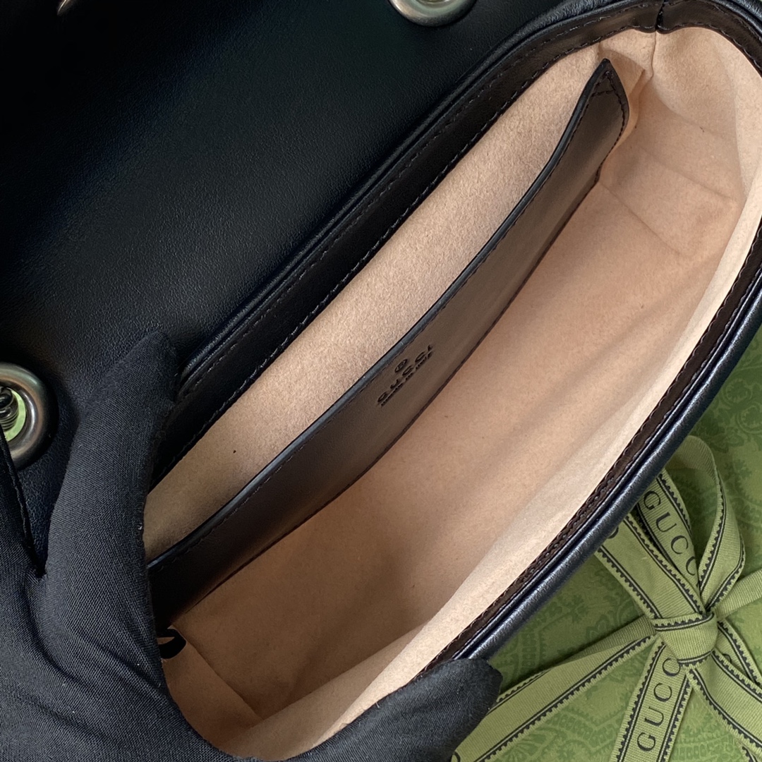 Gucci Bag Collection crafted with premium materials and signature design 4