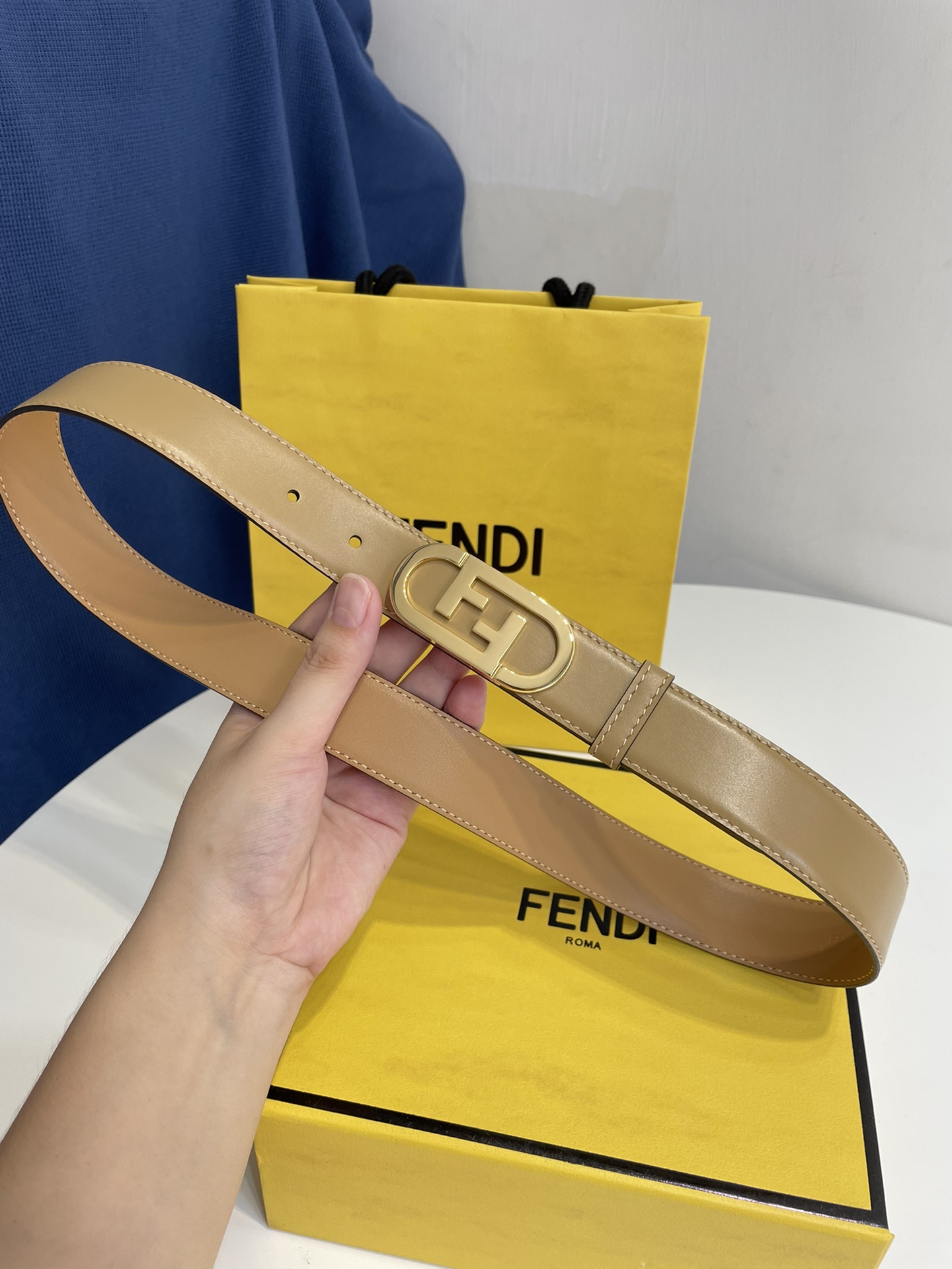 Fendi 五金做工精细 线条流畅 表面光滑 𝐙𝐏电镀工艺 香港通关【𝐇𝐀𝐀𝐒】 进口皮料