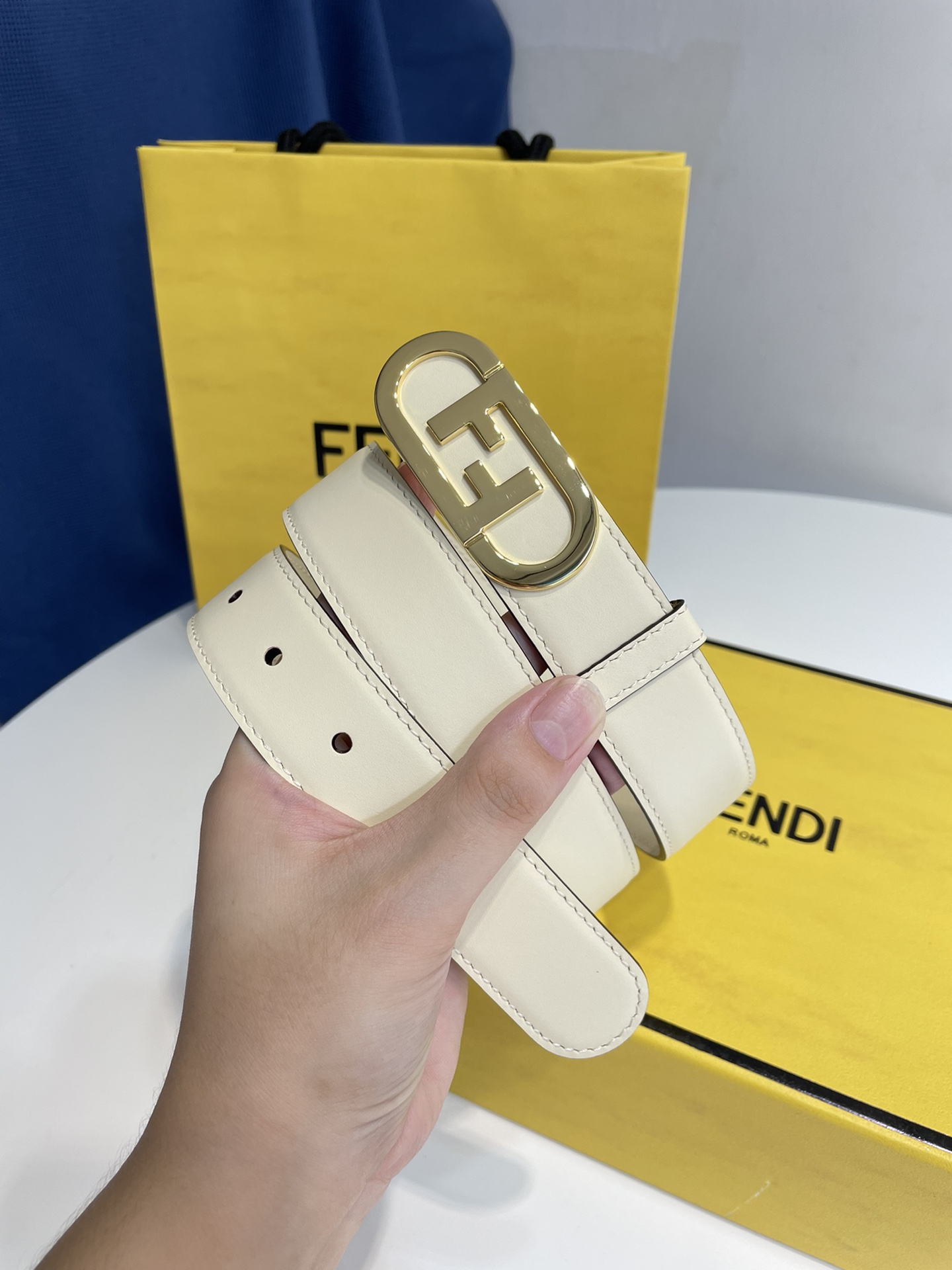 Fendi 五金做工精细 线条流畅 表面光滑 𝐙𝐏电镀工艺 香港通关【𝐇𝐀𝐀𝐒】 进口皮料