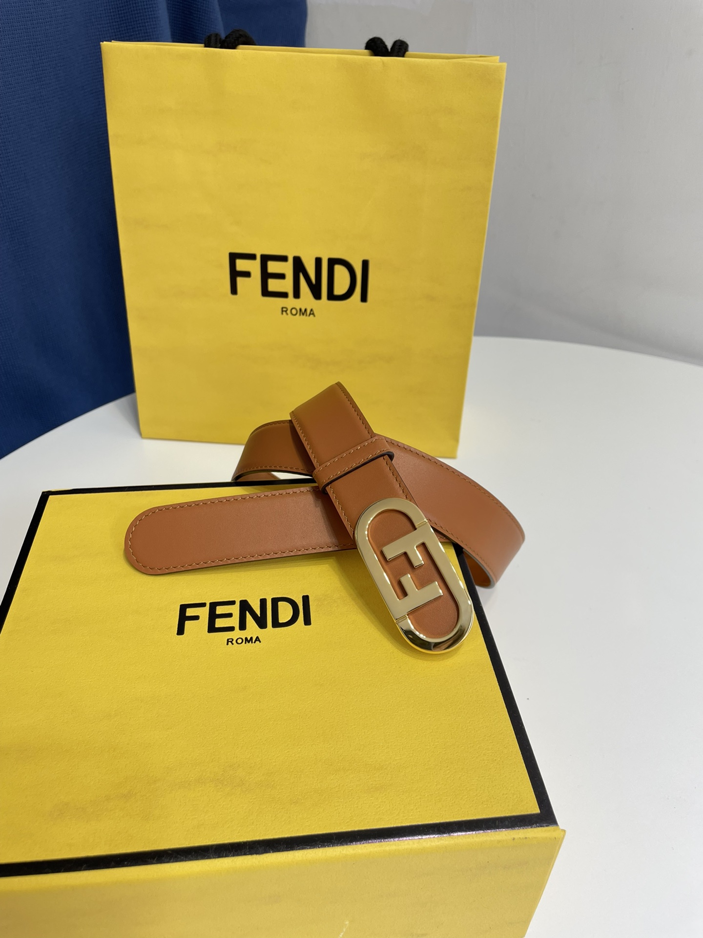 Fendi 五金做工精细 线条流畅 表面光滑 𝐙𝐏电镀工艺 香港通关【𝐇𝐀𝐀𝐒】 进口皮料