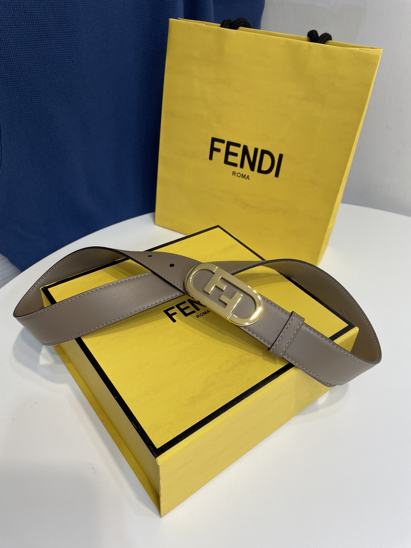 Fendi 五金做工精细 线条流畅 表面光滑 𝐙𝐏电镀工艺 香港通关【𝐇𝐀𝐀𝐒】 进口皮料